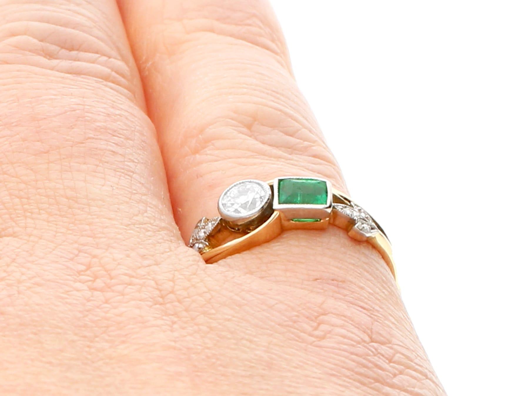Antique Emerald and Diamond 14K Yellow Gold Twist Ring, Circa 1920 For Sale 3