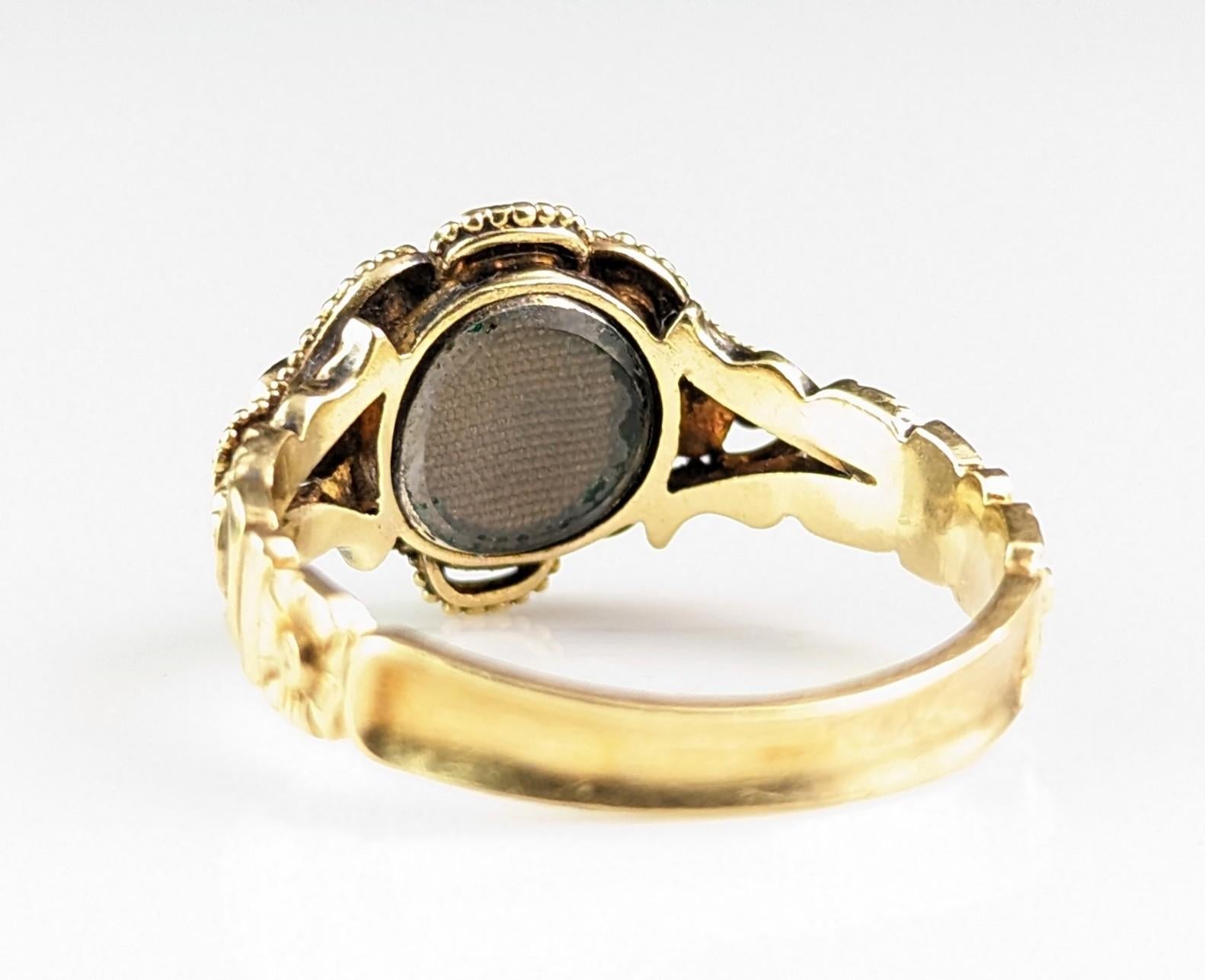 Antiker floraler Cluster-Ring mit Smaragd und Diamant, 18 Karat Gelbgold  im Angebot 4