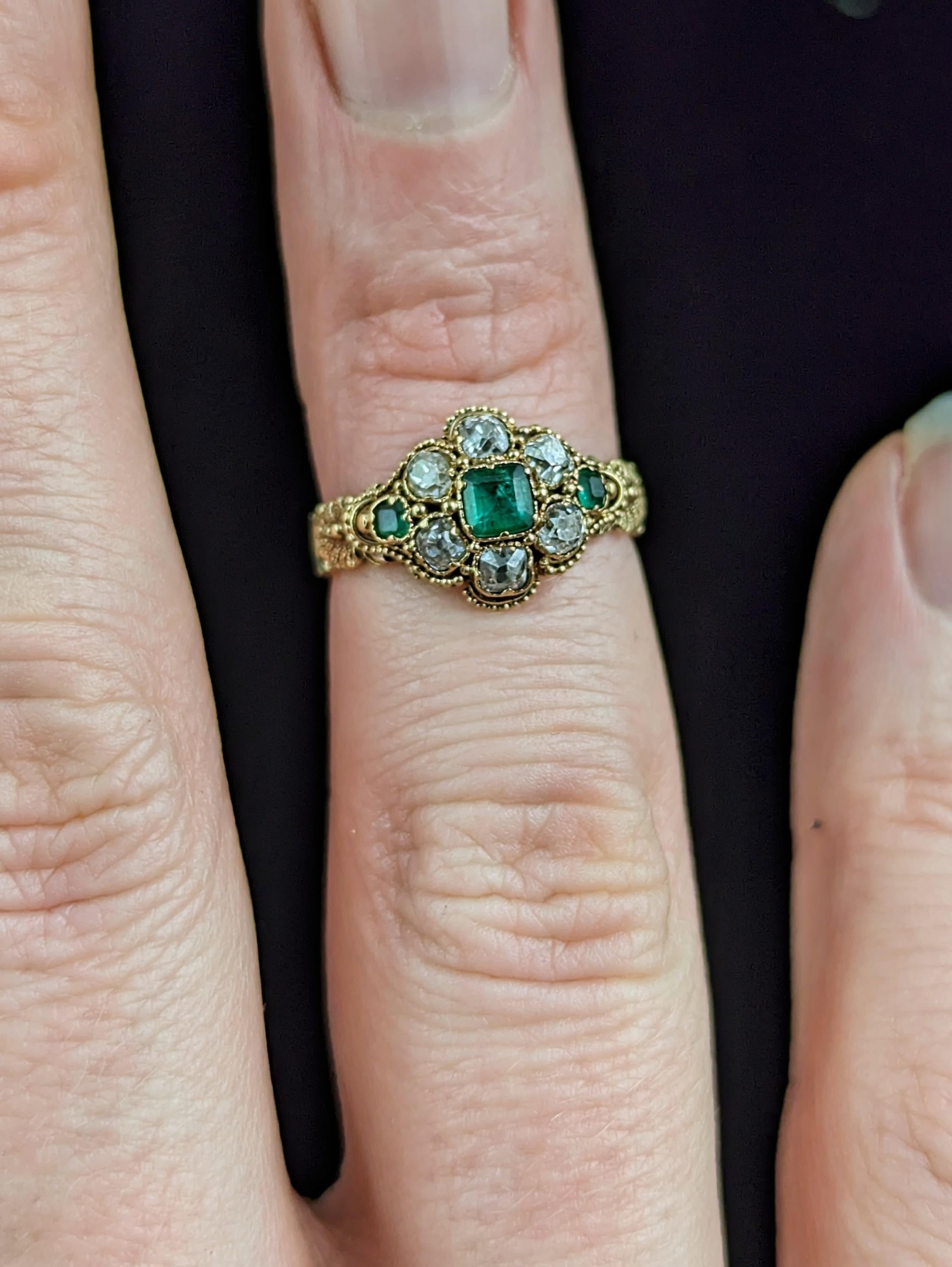 Antique Emerald and Diamond floral cluster ring, 18k yellow gold  For Sale 1