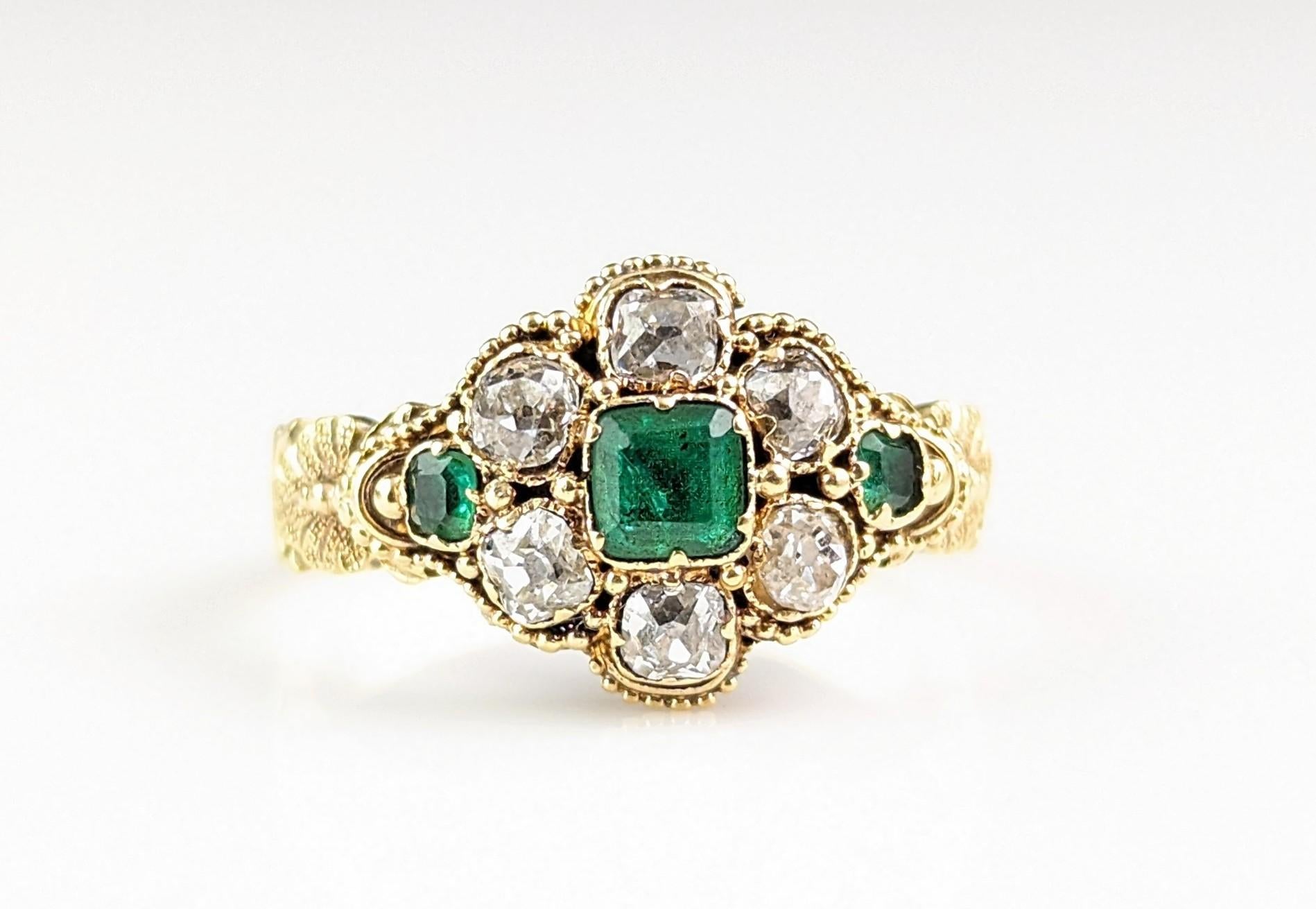 Antique Emerald and Diamond floral cluster ring, 18k yellow gold  For Sale 3
