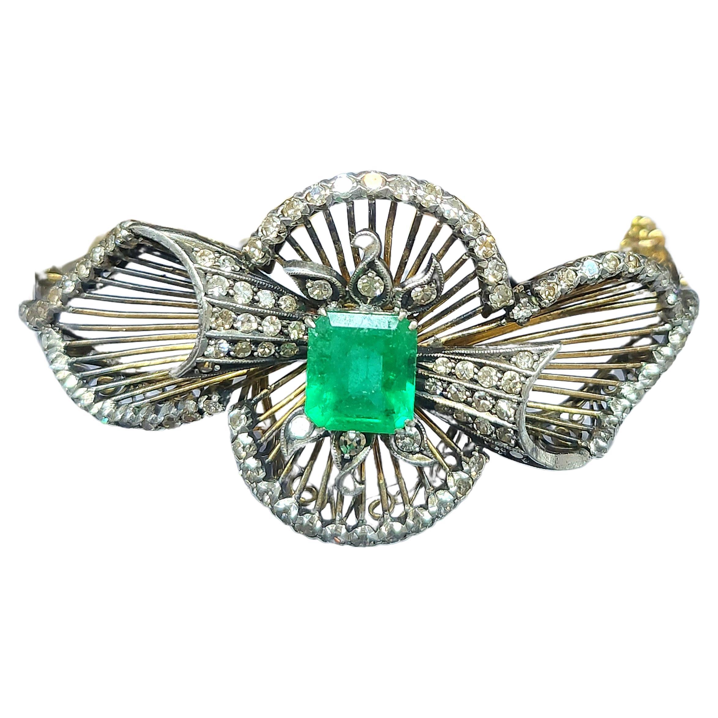 Bracciale antico in oro con diamanti e smeraldi In condizioni buone in vendita a Cairo, EG