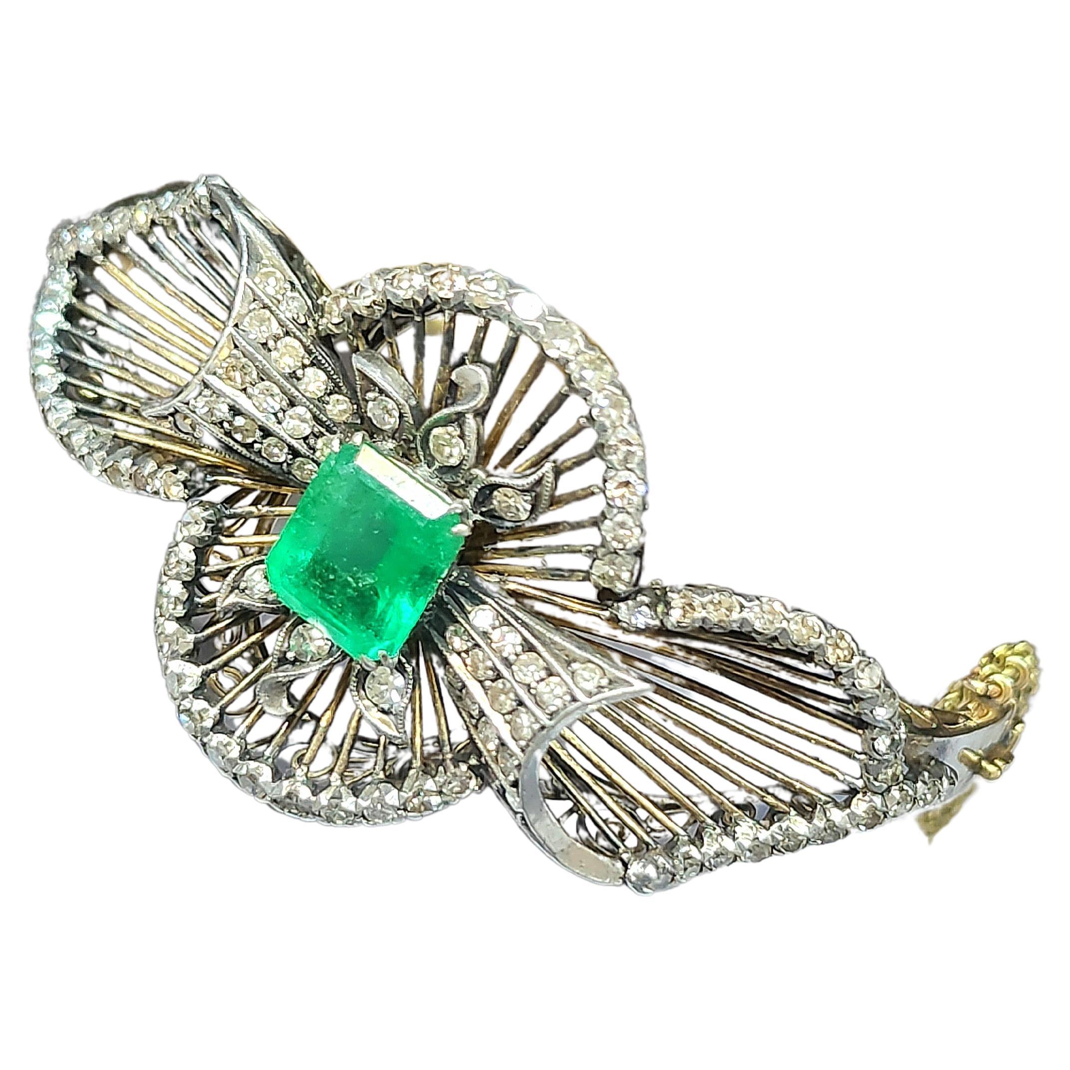 Antique Emerald And Diamond Gold Bangle Bracelet For Sale 1