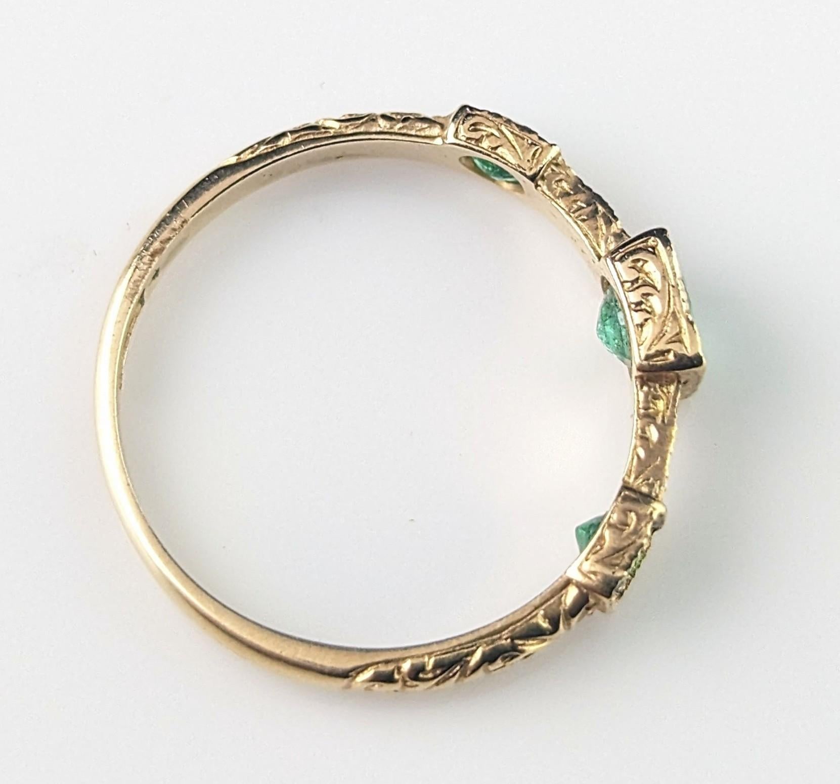 Antique Emerald and Diamond ring, 15k yellow gold  8