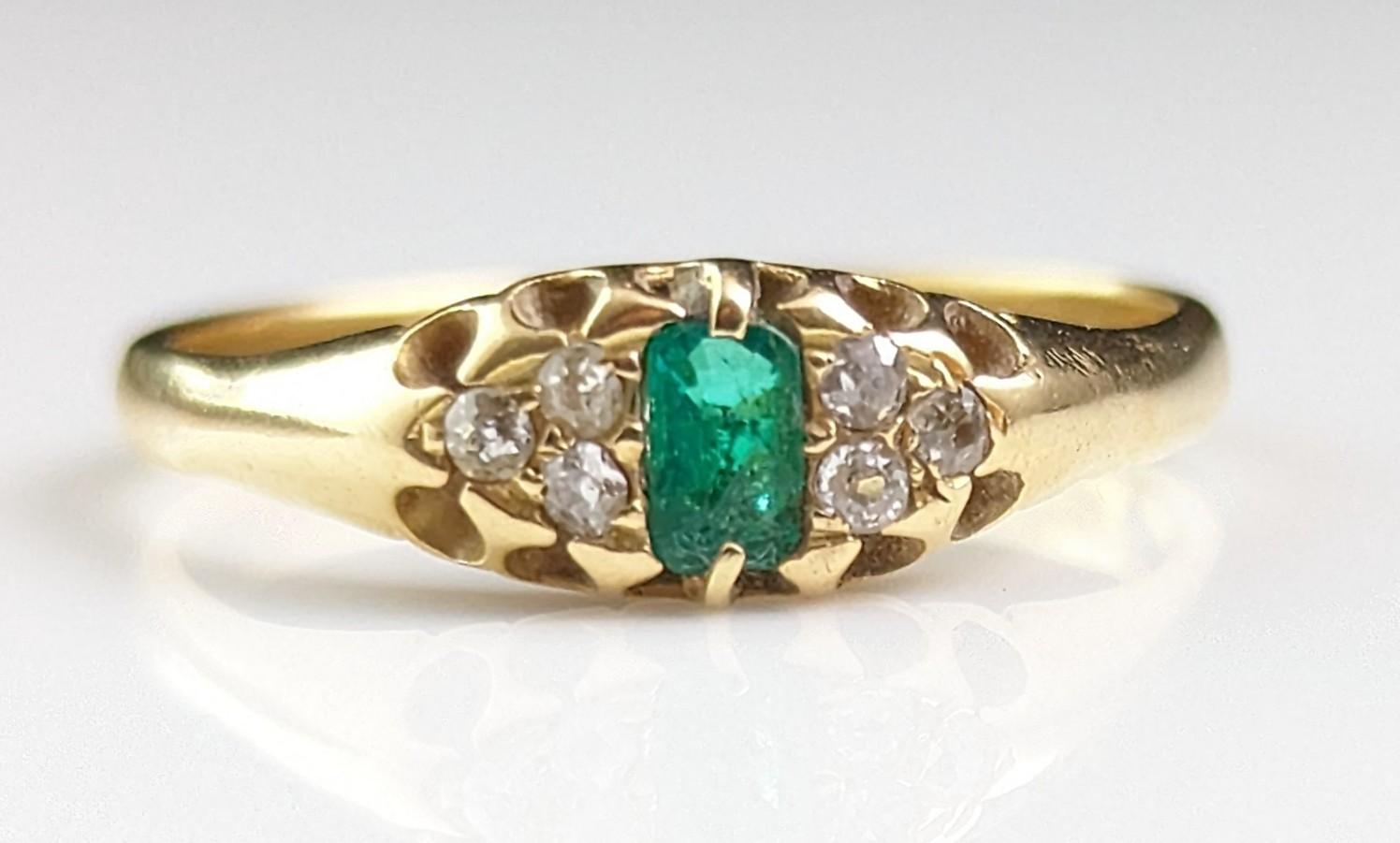 Antique Emerald and Diamond ring, 18k yellow gold, Victorian  9
