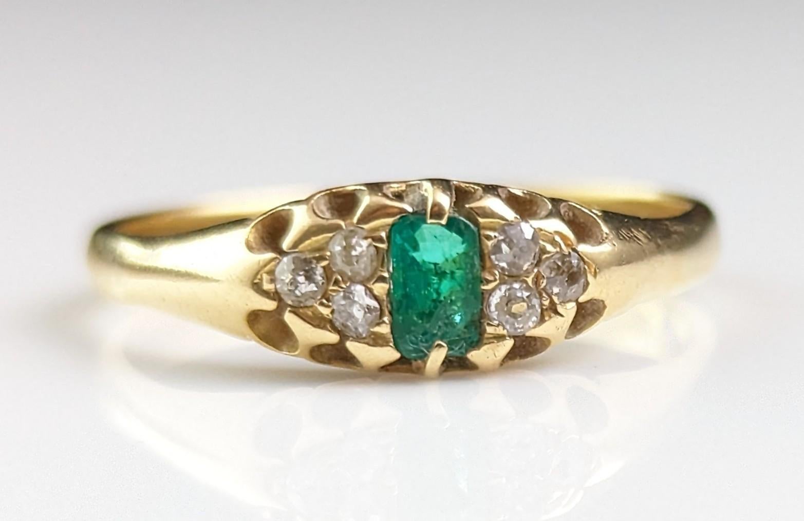 Antique Emerald and Diamond ring, 18k yellow gold, Victorian  2