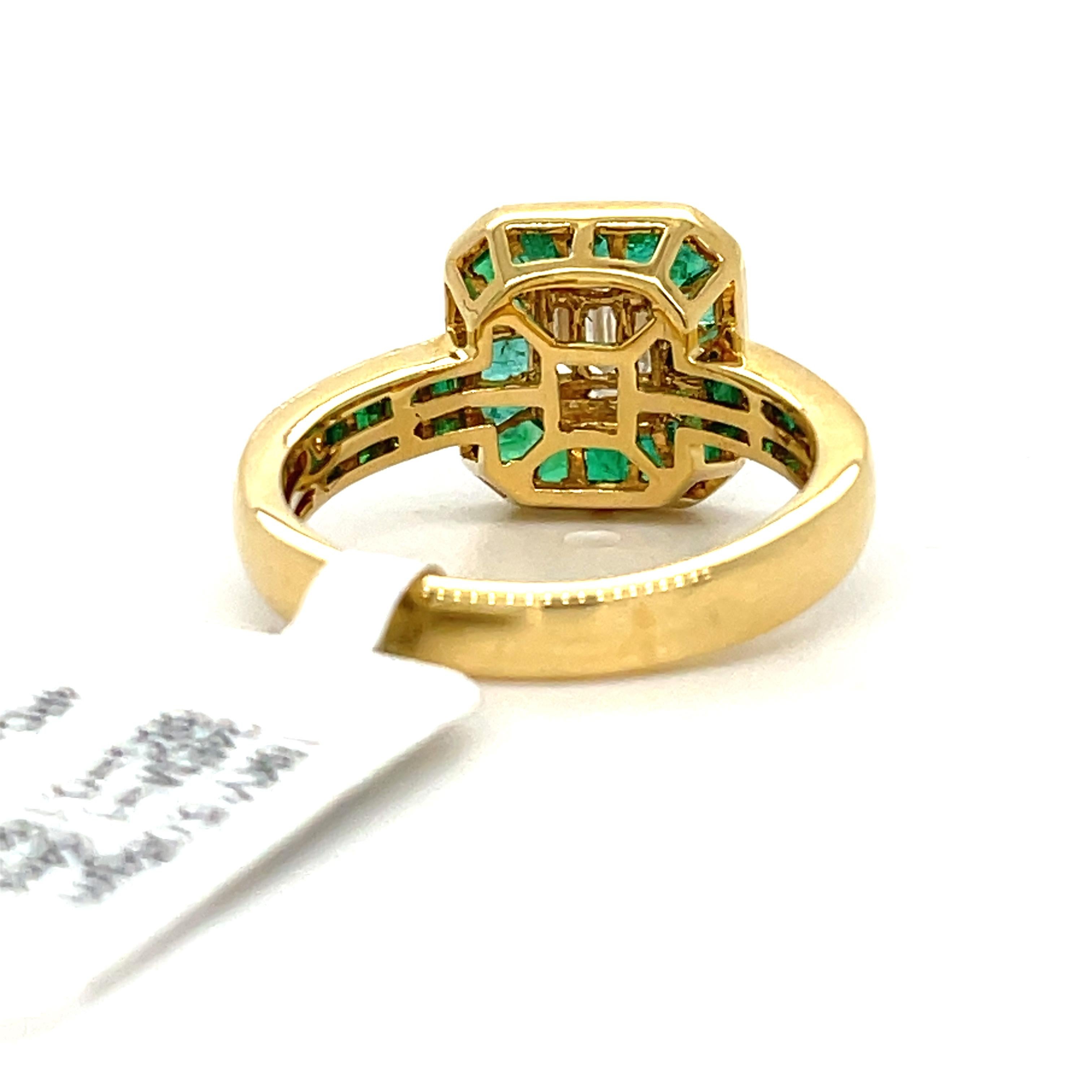 Baguette Cut Antique Emerald and Diamond Ring in 18k Yellow Gold For Sale