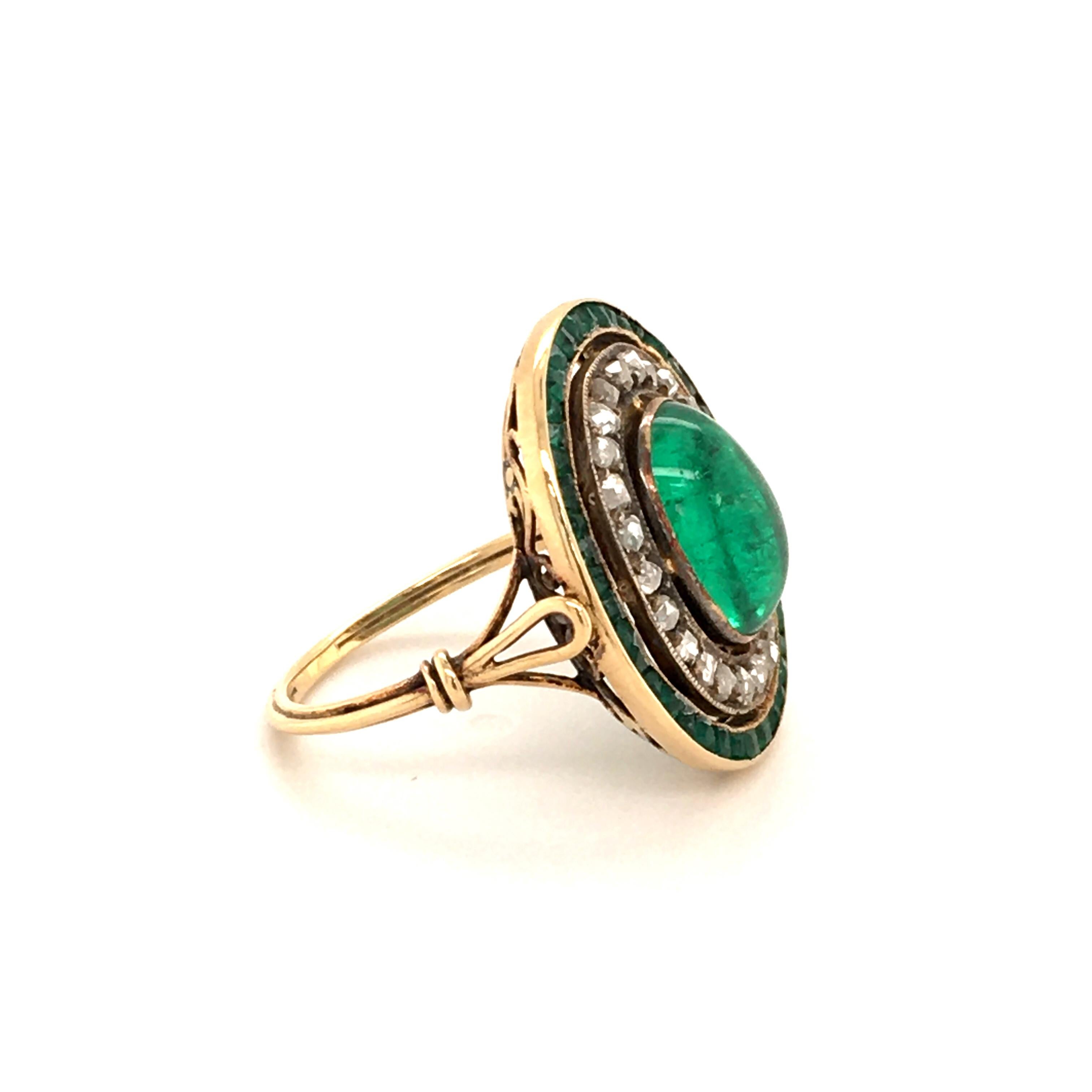 Antique Emerald and Diamond Ring in Yellow Gold 3