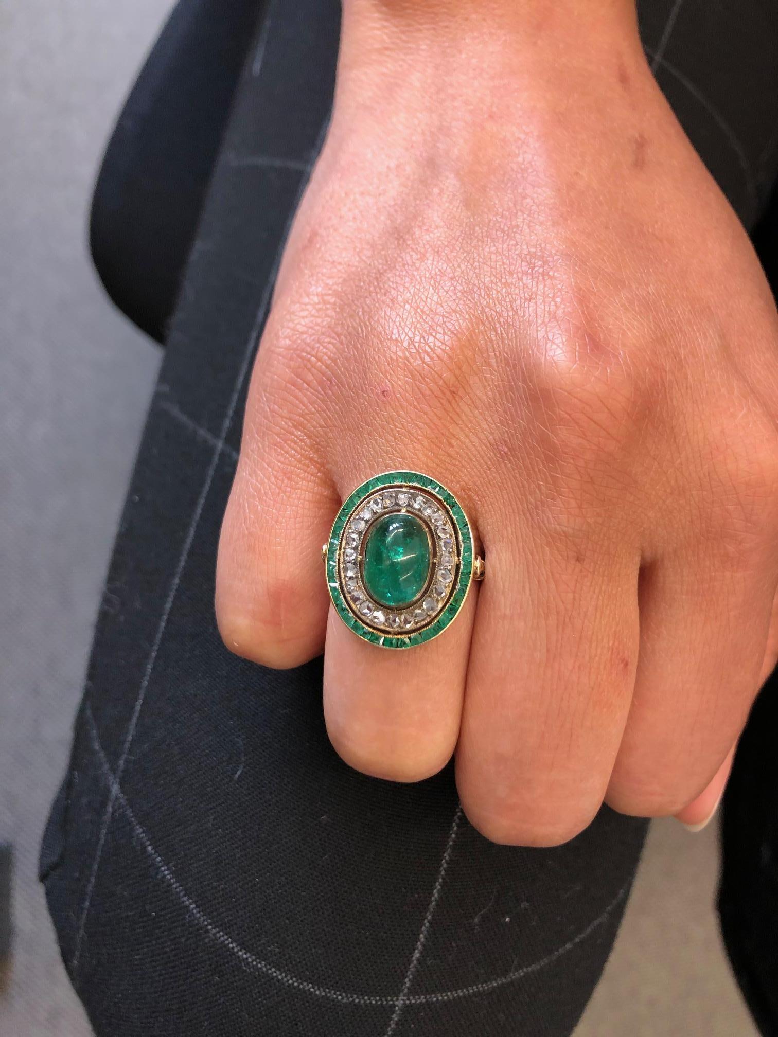 Antique Emerald and Diamond Ring in Yellow Gold 4