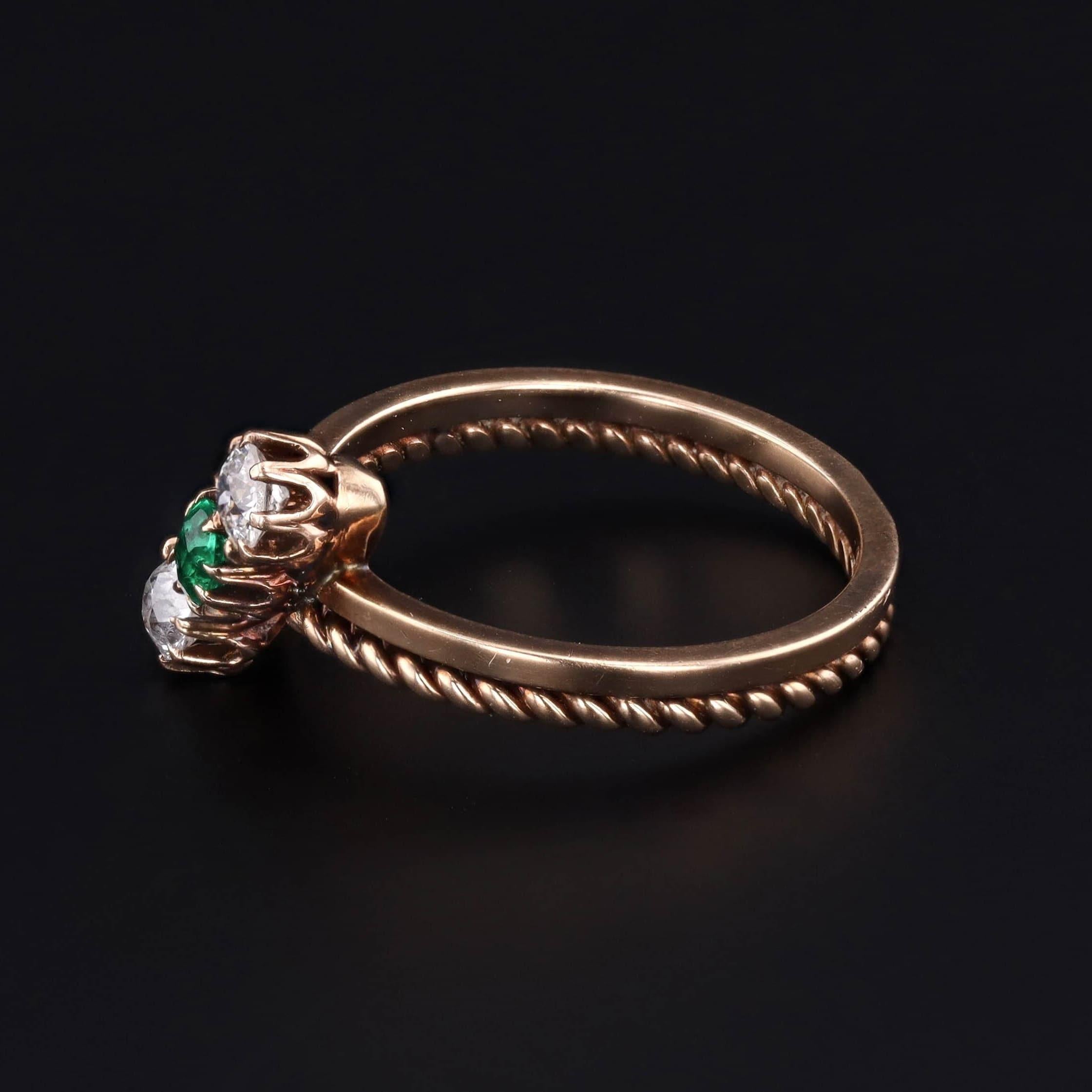 Victorian Antique Emerald and Diamond Ring of 14k Gold For Sale