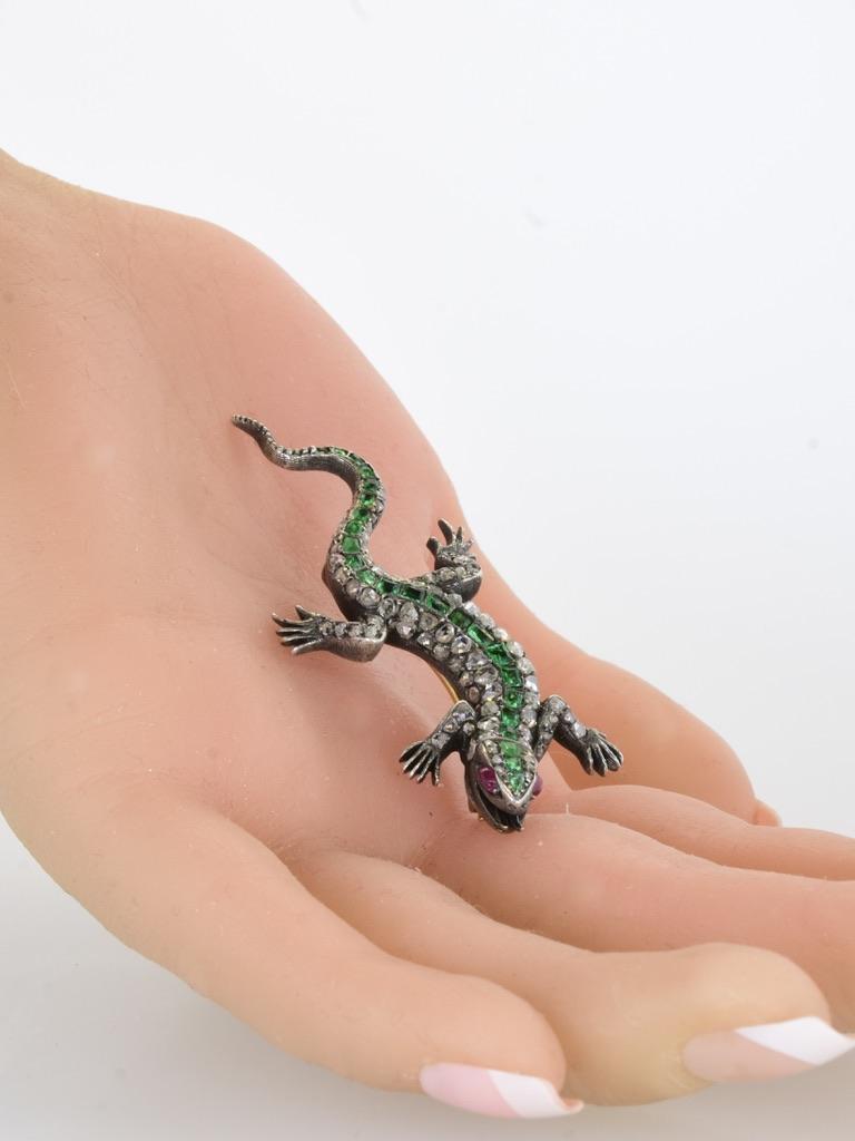Antike Salamander-Brosche mit Smaragd und Diamanten, Französisch, um 1865. 2
