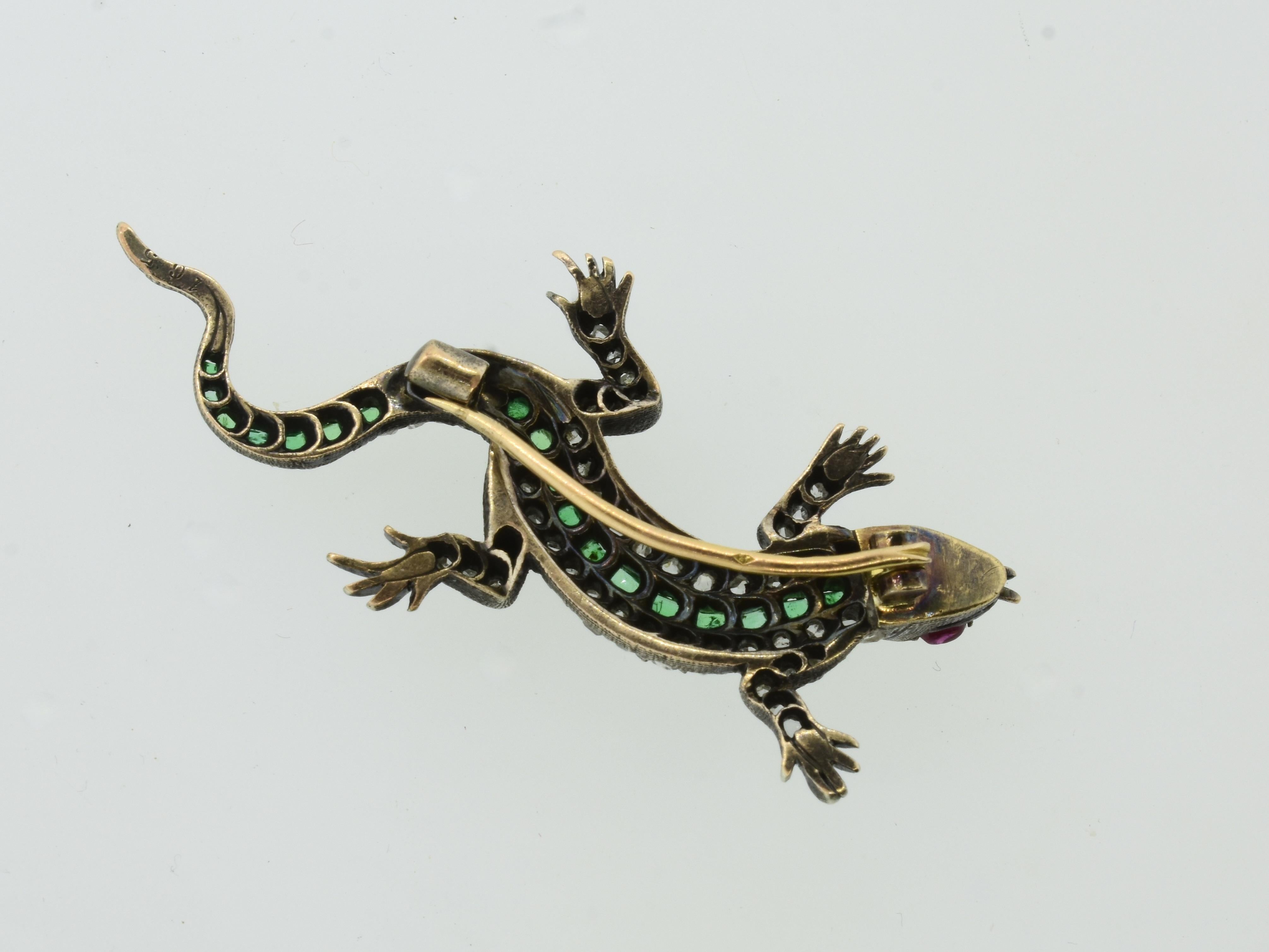 Antike Salamander-Brosche mit Smaragd und Diamanten, Französisch, um 1865. 3