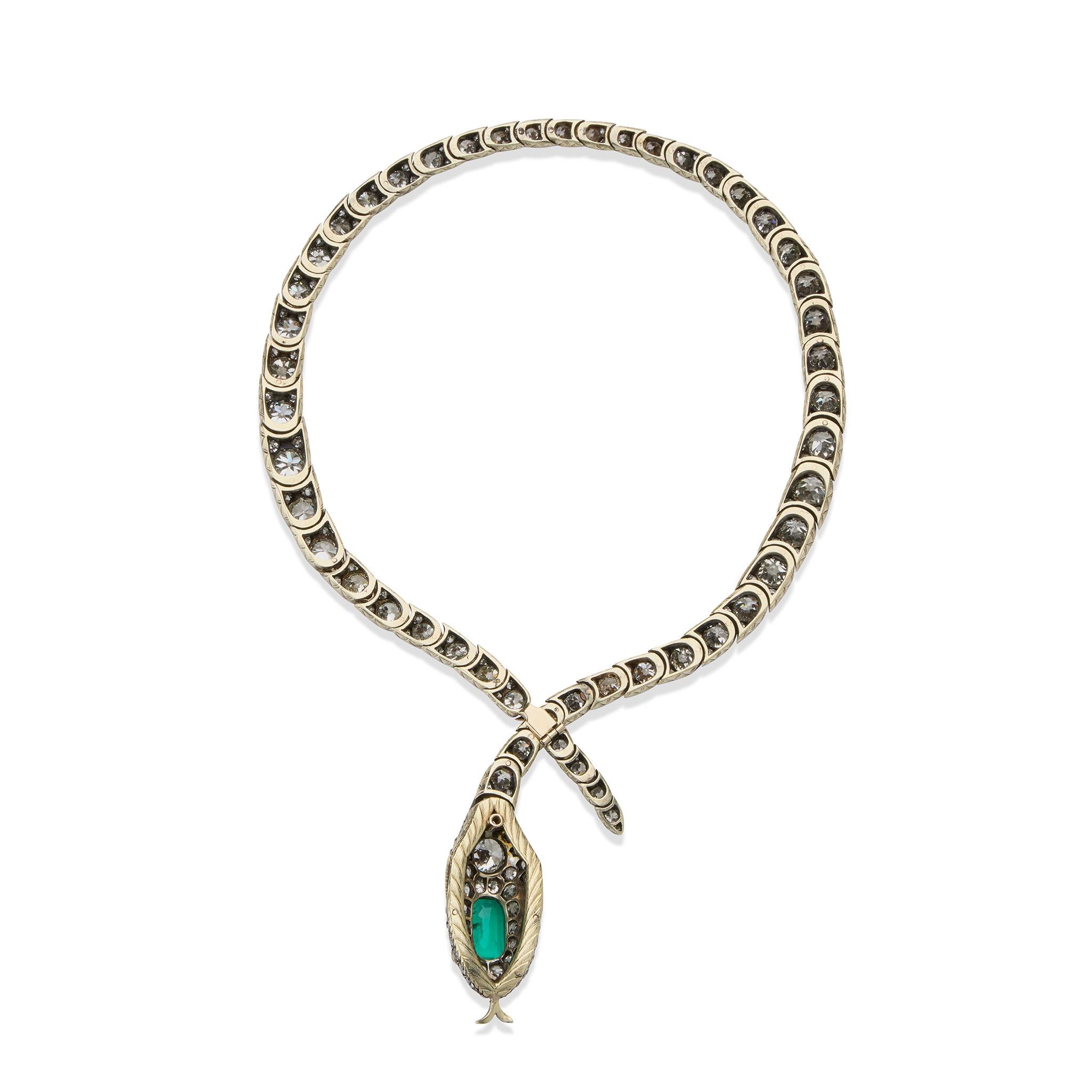 Collana antica di smeraldi e diamanti a forma di serpente in vendita 2