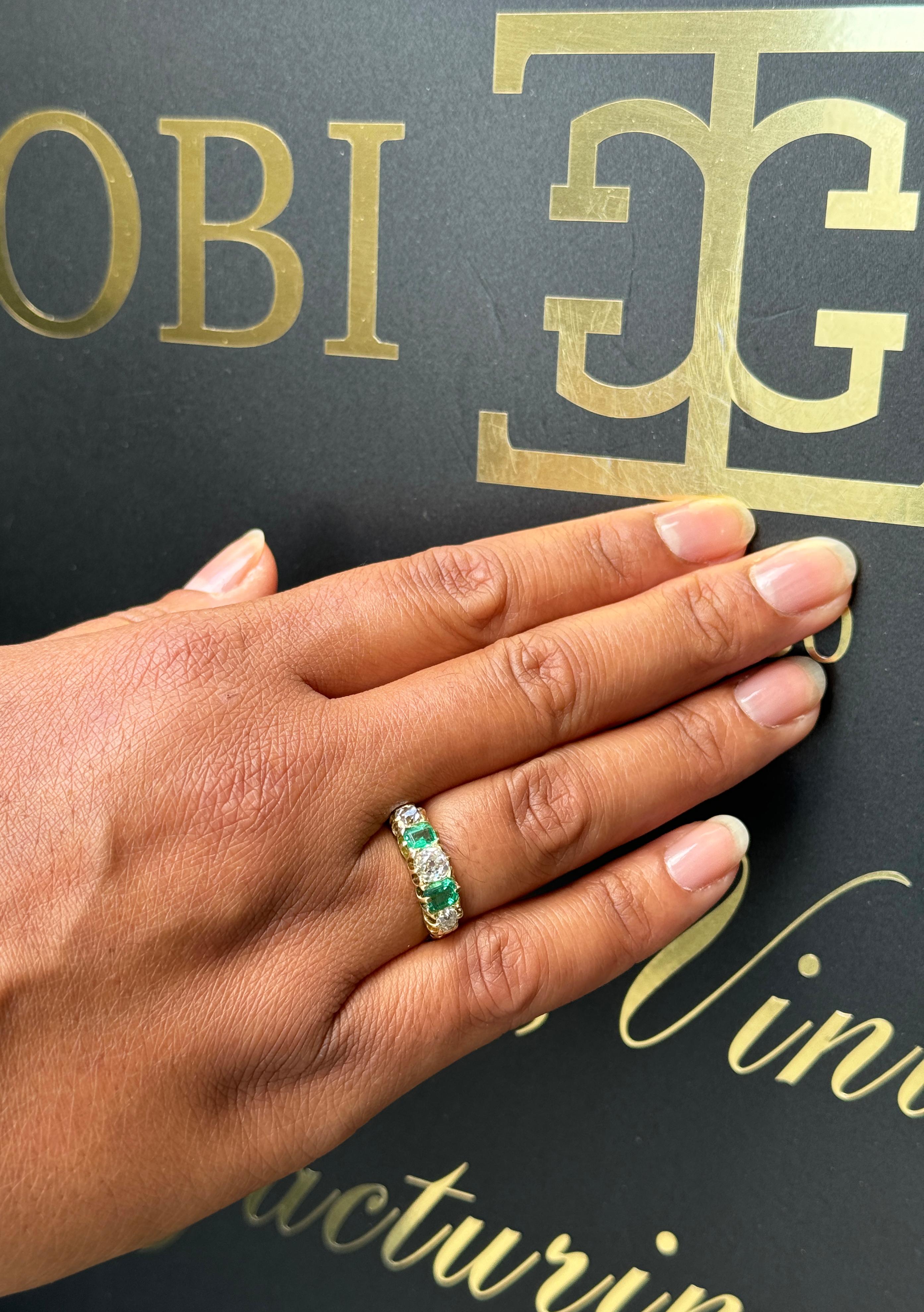 Antique Emerald and Old Cut Diamond 18 Carat Yellow Gold Five-Stone Ring, 1896 For Sale 2