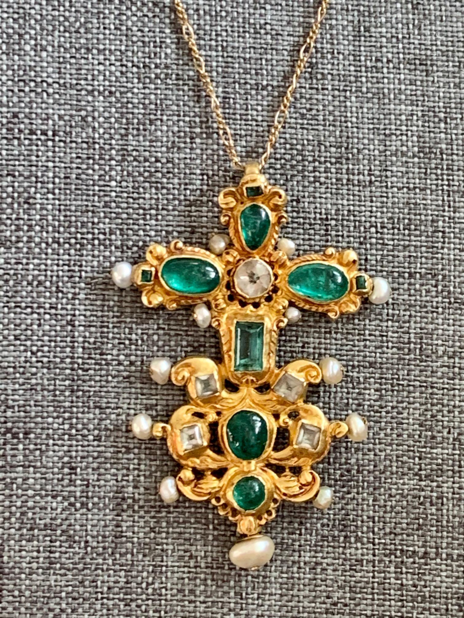 Antique Emerald and Pearl 22 Karat Yellow Gold Pendant 1