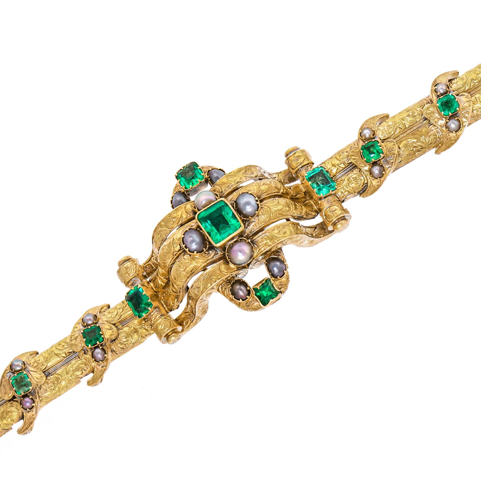 Antique Emerald and Pearl Bracelet In Excellent Condition For Sale In Litchfield, CT