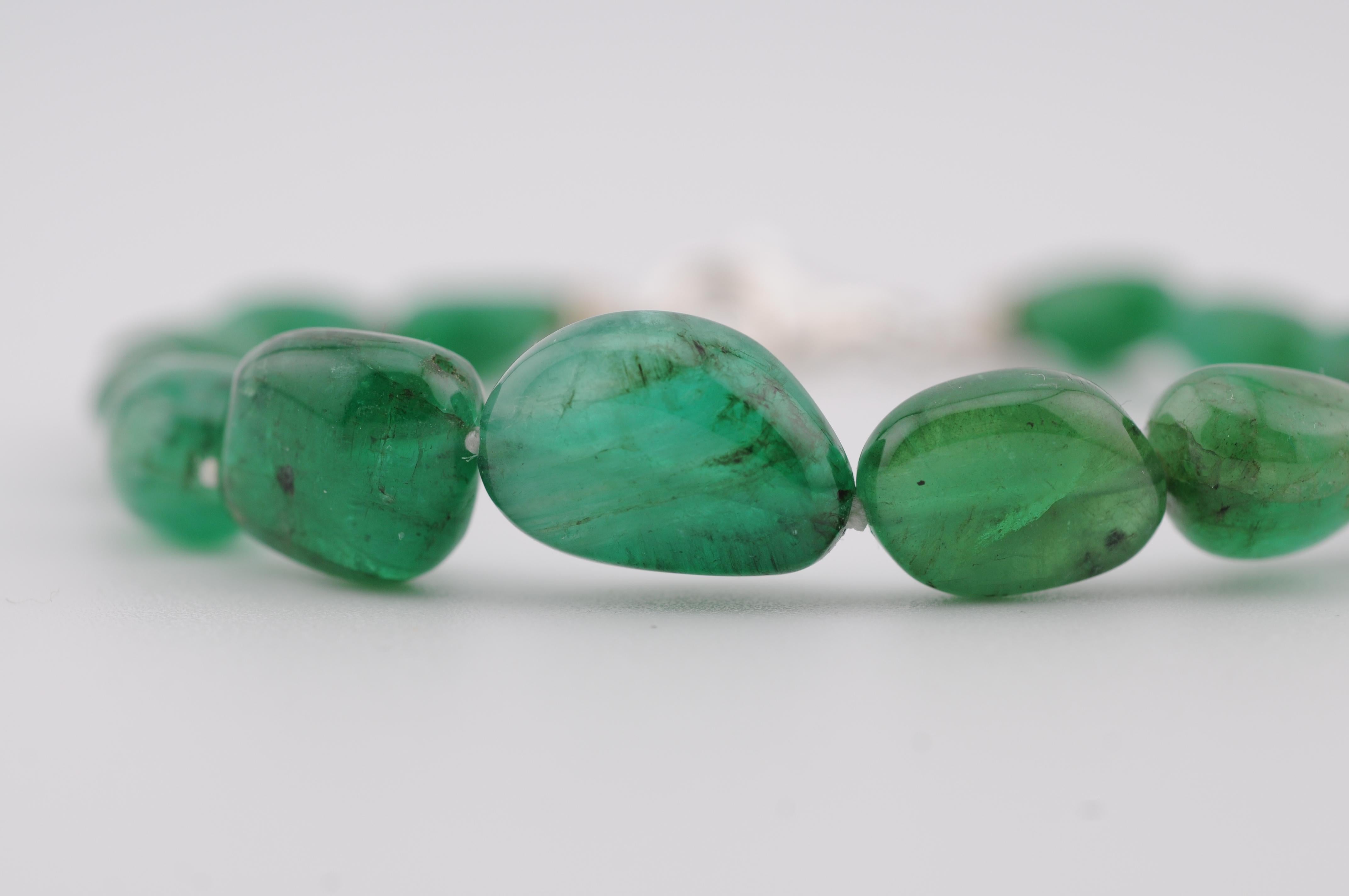 Bracelet d'émeraudes anciennes - 15 émeraudes vertes (Environ 78 ct) Bon état - En vente à Berlin, BE