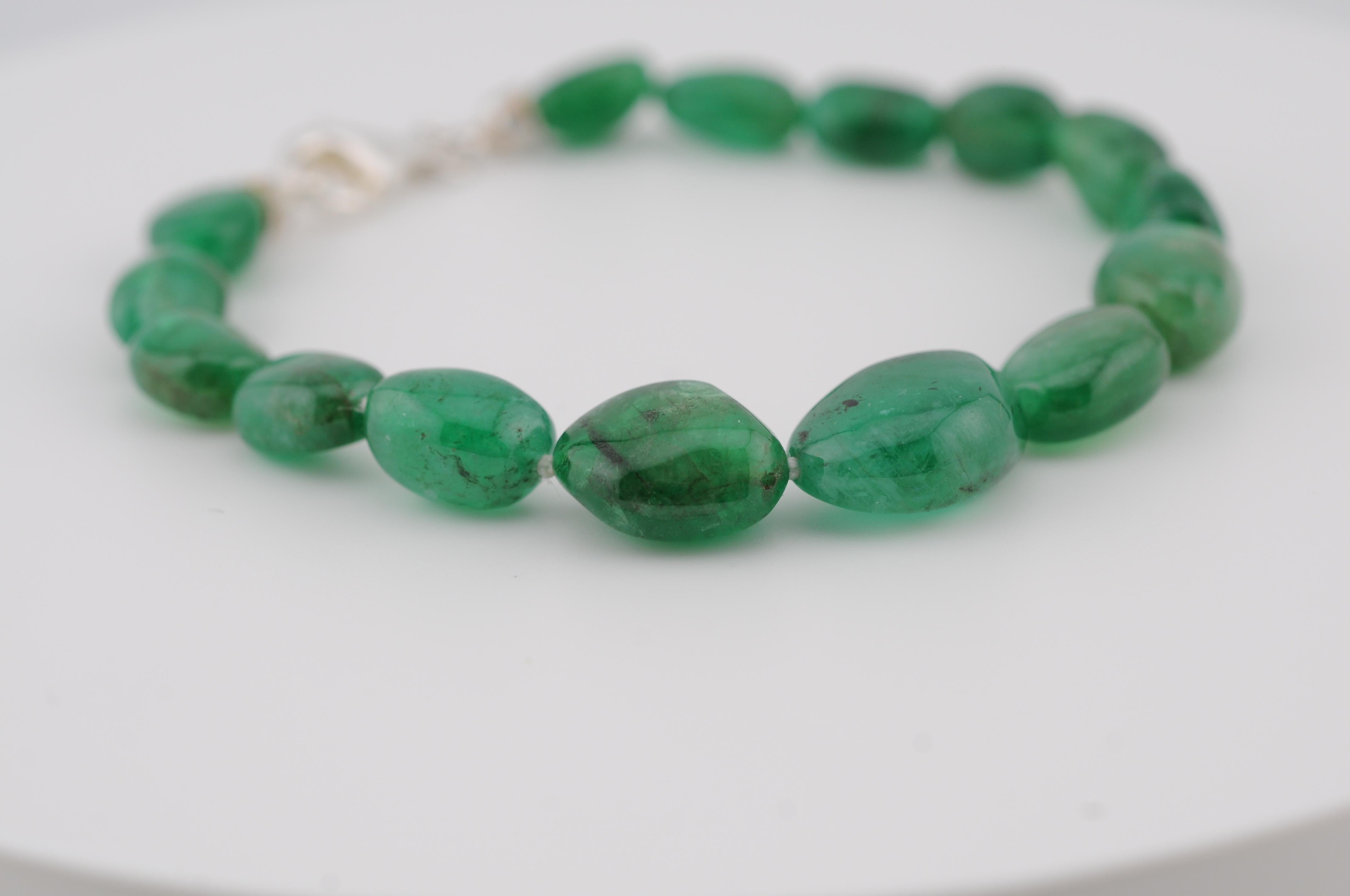 Bracelet d'émeraudes anciennes - 15 émeraudes vertes (Environ 78 ct) en vente 1