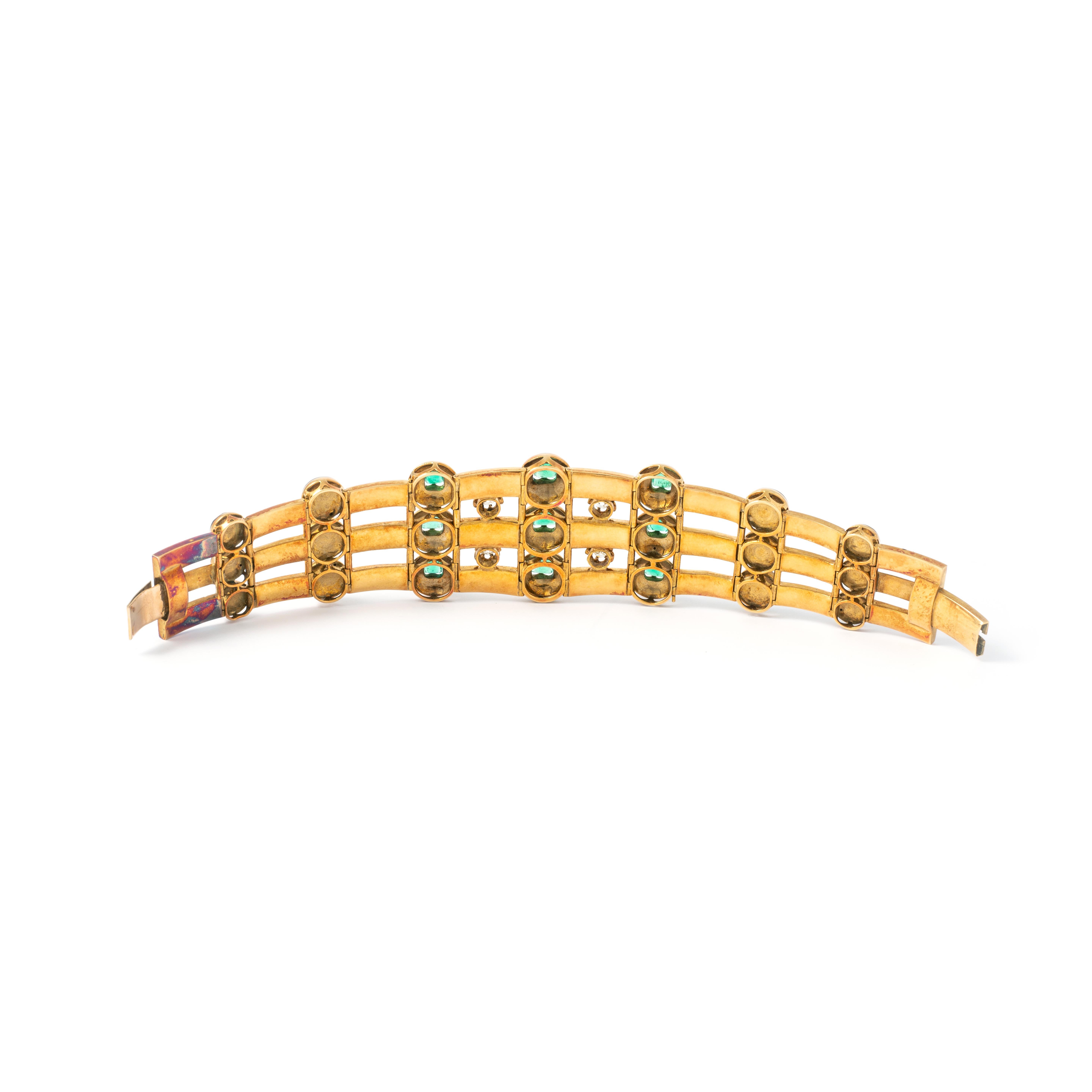 Yellow Gold Black Enameled Bracelet set by Colombian Emerald and Old mine cut Diamond.
Colombian Emeralds: approx. 3.60 carats.
Old mine cut Diamonds: approx. 0.60 carat.
Length: 17.50 cm.
Width at the biggest: 3.50 cm.
French maker's mark: