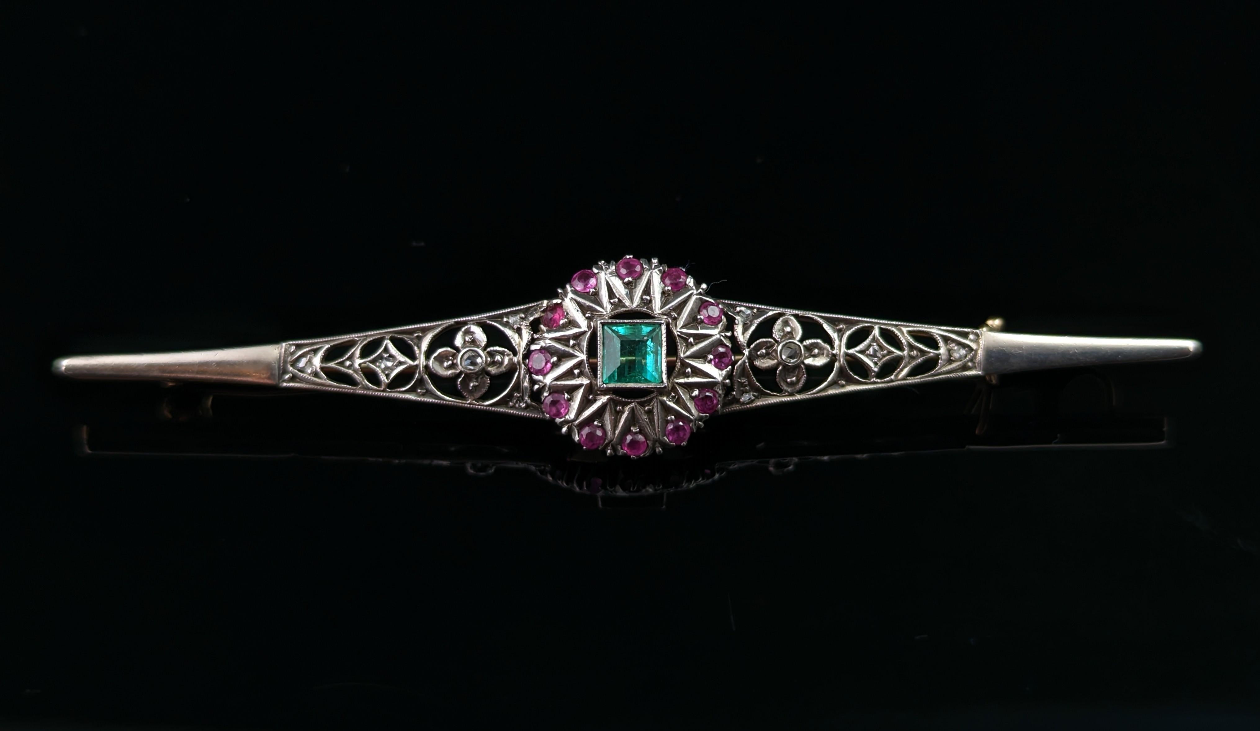 Antique Emerald, Diamond and Ruby brooch, Sterling silver and 9lt gold  For Sale 5