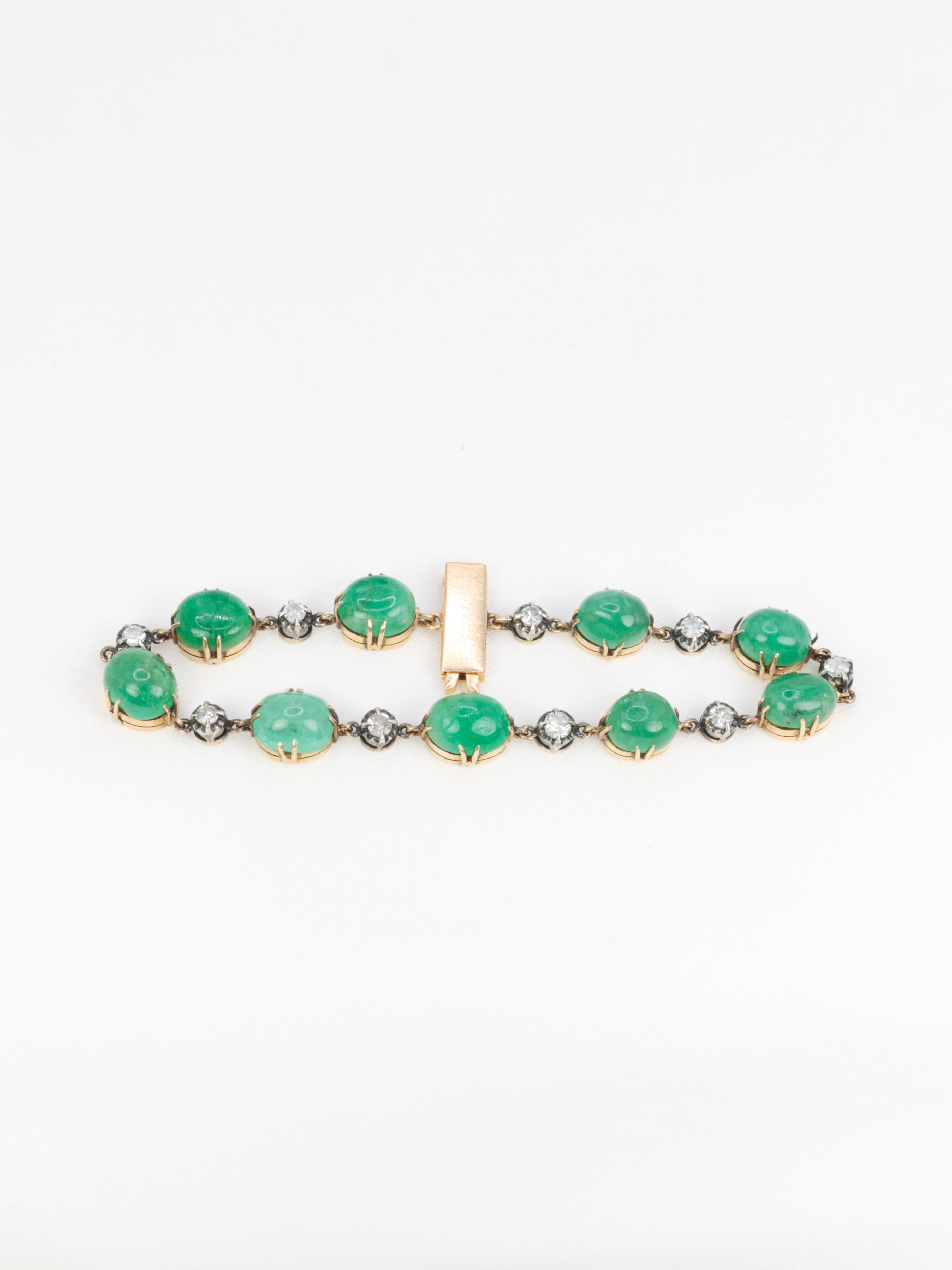 Pulsera antigua de esmeralda, diamantes y oro amarillo en Bueno estado para la venta en PARIS, FR