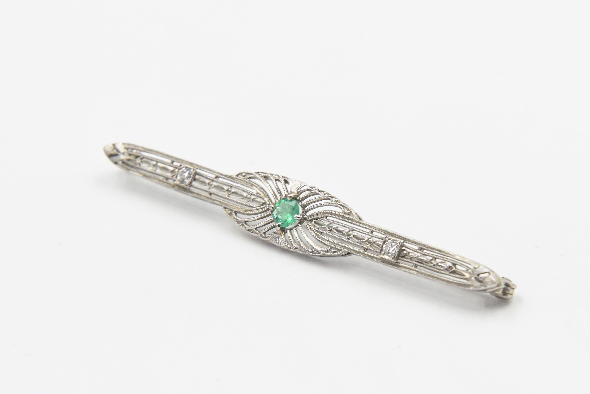 Antique Emerald & Diamond Filagree 18k White Gold Bar Pin Brooch In Good Condition For Sale In Miami Beach, FL