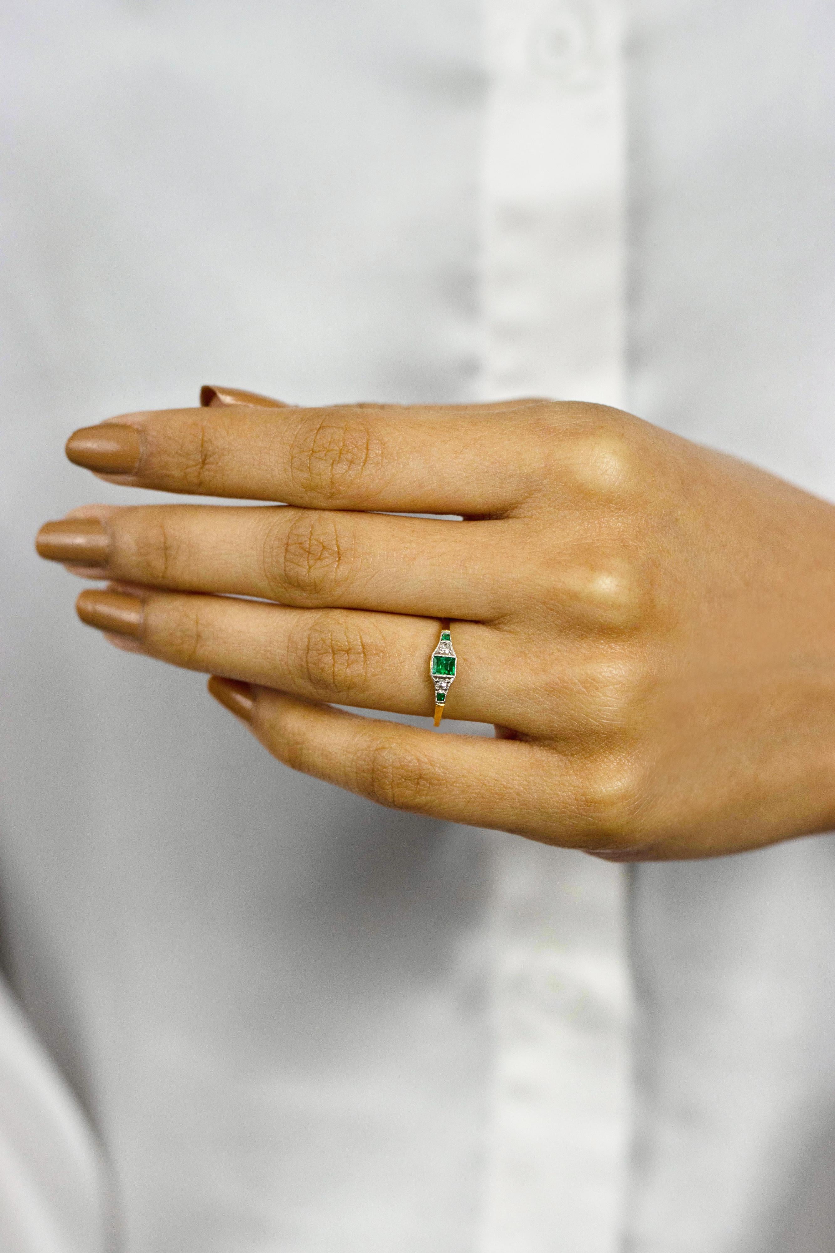 Antique Emerald Diamond Gold Ring 1