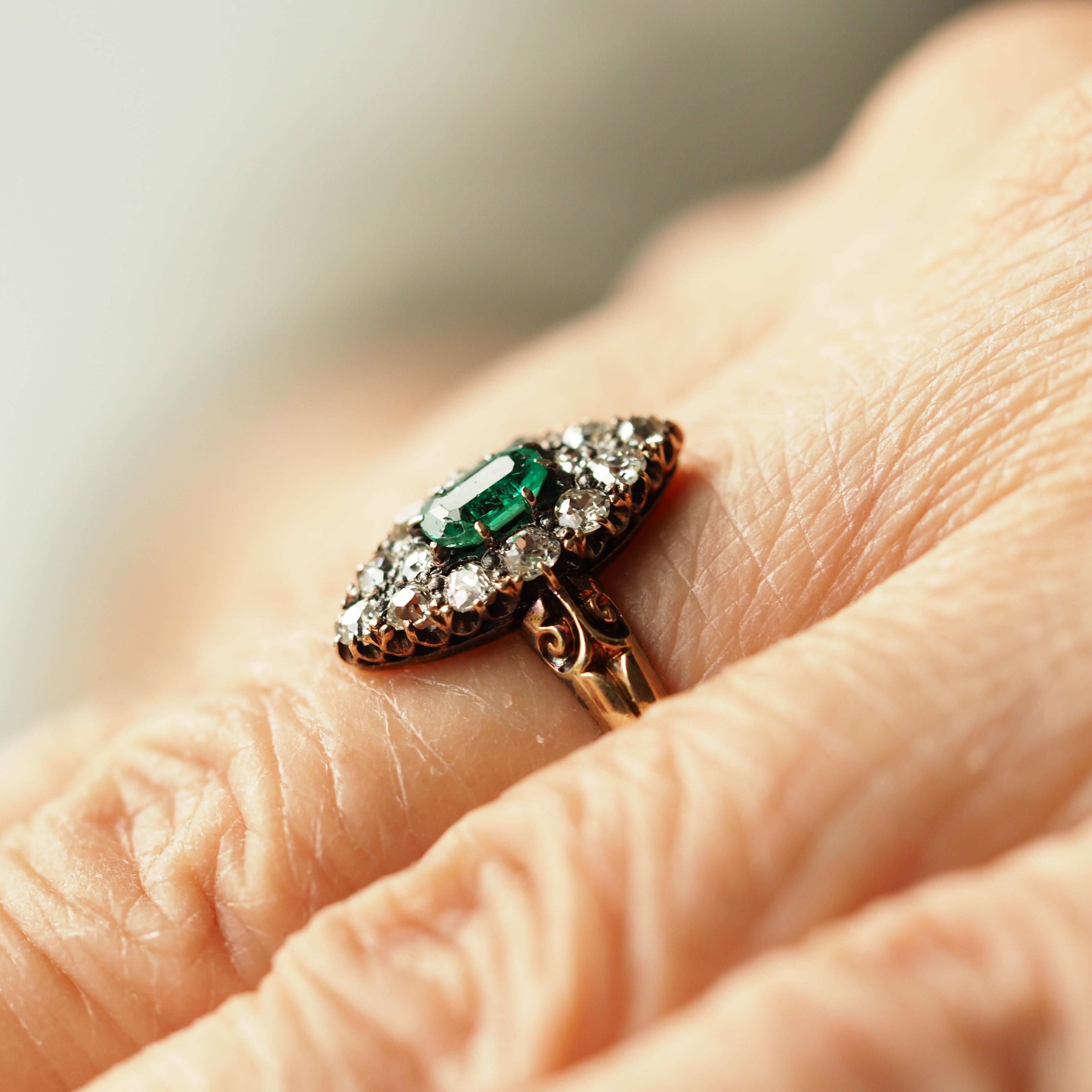 Antique Emerald & Diamond Navette Ring 18K Gold - Victorian c.1880 For Sale 3