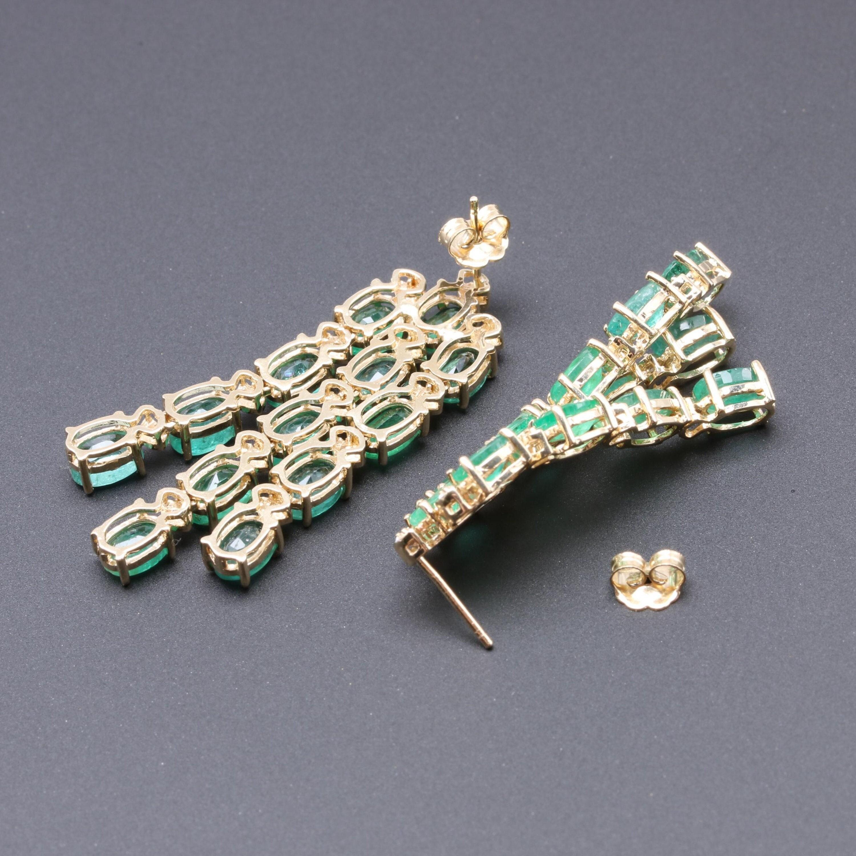 Antike Smaragd-Tropfen-Ohrringe, Ohrhänger aus 18 Karat Gold mit Smaragd und Diamant im Angebot 1