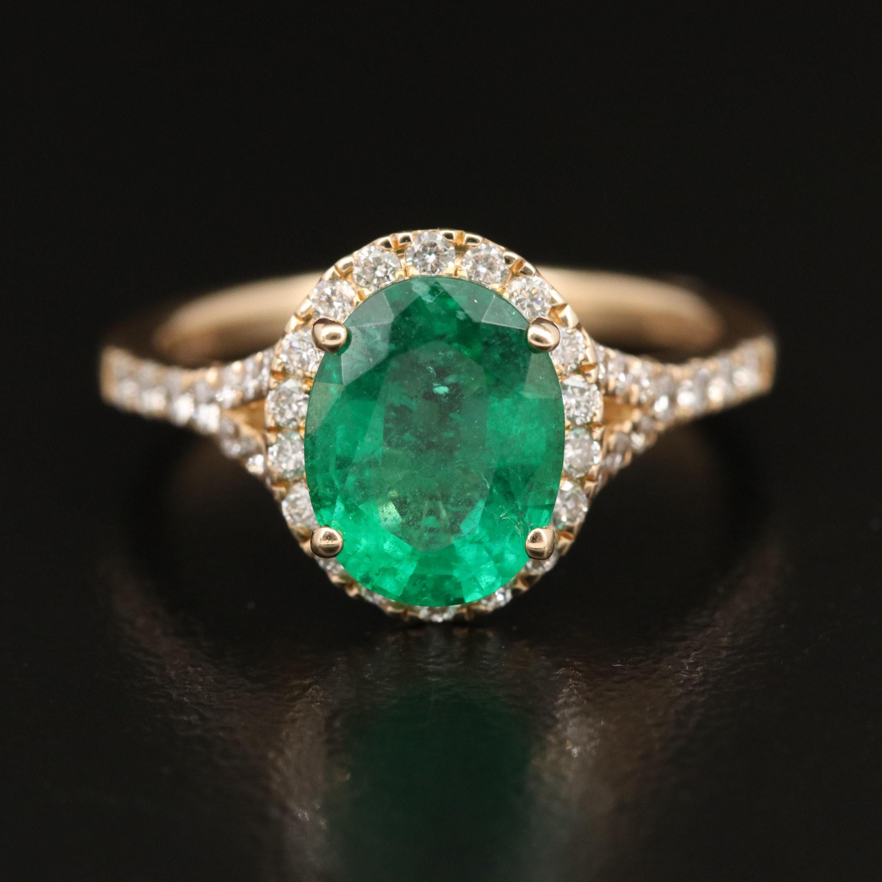 For Sale:  Antique Emerald Engagement Ring Halo Vintage Diamonds Engagement Ring 2
