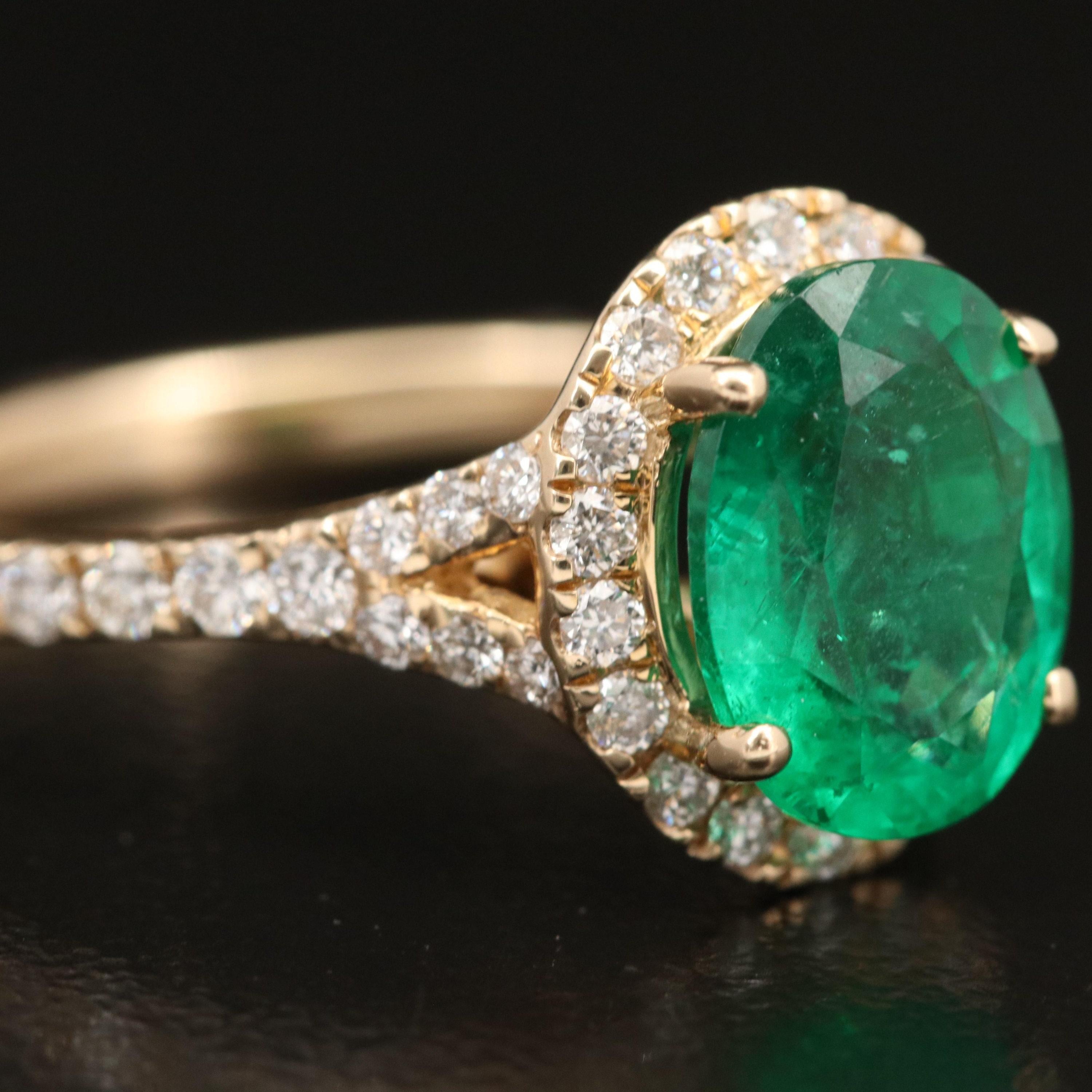 For Sale:  Antique Emerald Engagement Ring Halo Vintage Diamonds Engagement Ring 3
