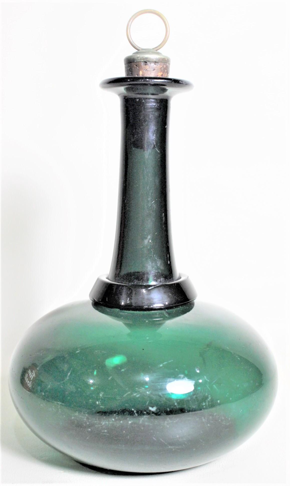 Antique Emerald Green English Bottle Decanter with Cork Stopper In Good Condition For Sale In Hamilton, Ontario
