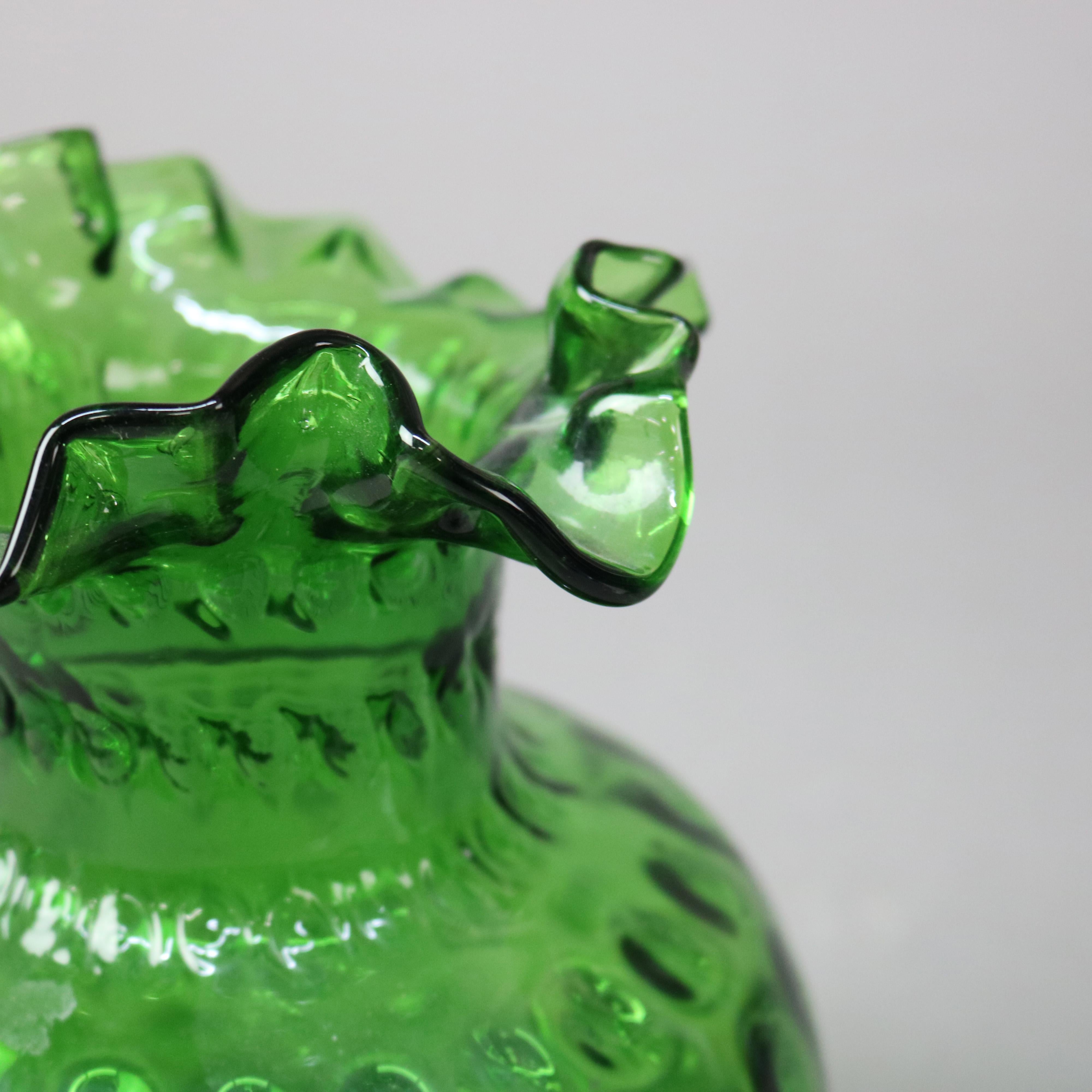 Antique pichet à eau cannelé vert émeraude avec motif de spot de monnaie C1890

Dimensions - 9,5 