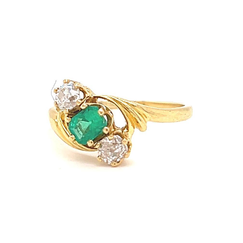 Antique Emerald Old Mine Cut Diamonds 18 Karat Yellow Gold Three Stone Ring 1