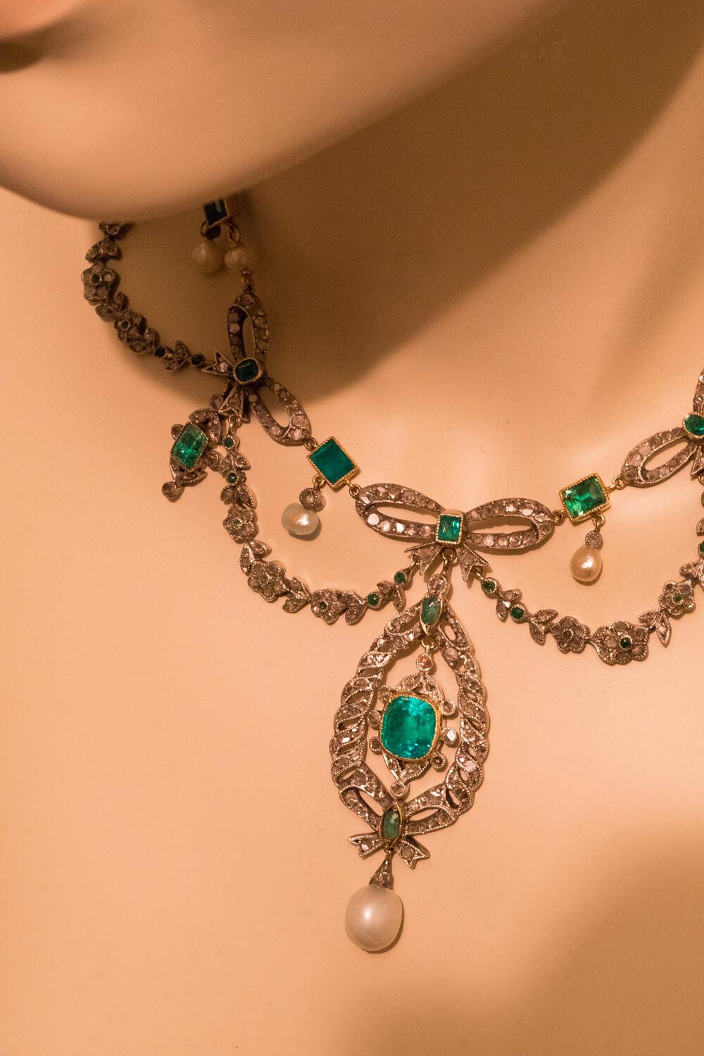 Belle Époque Antique Emerald Pearl Diamond Garland Style Necklace