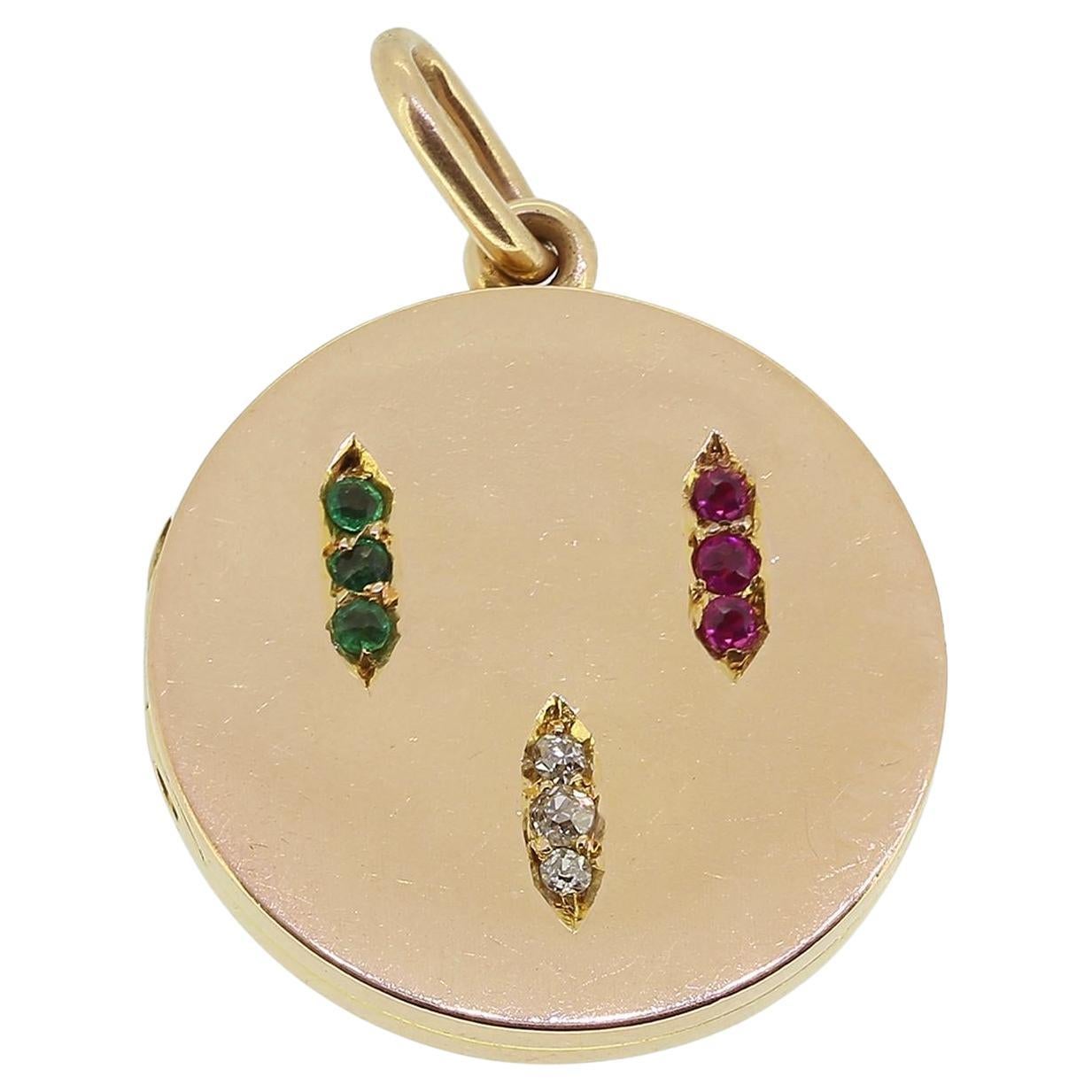 Ciondolo antico con rubino smeraldo e diamanti in vendita