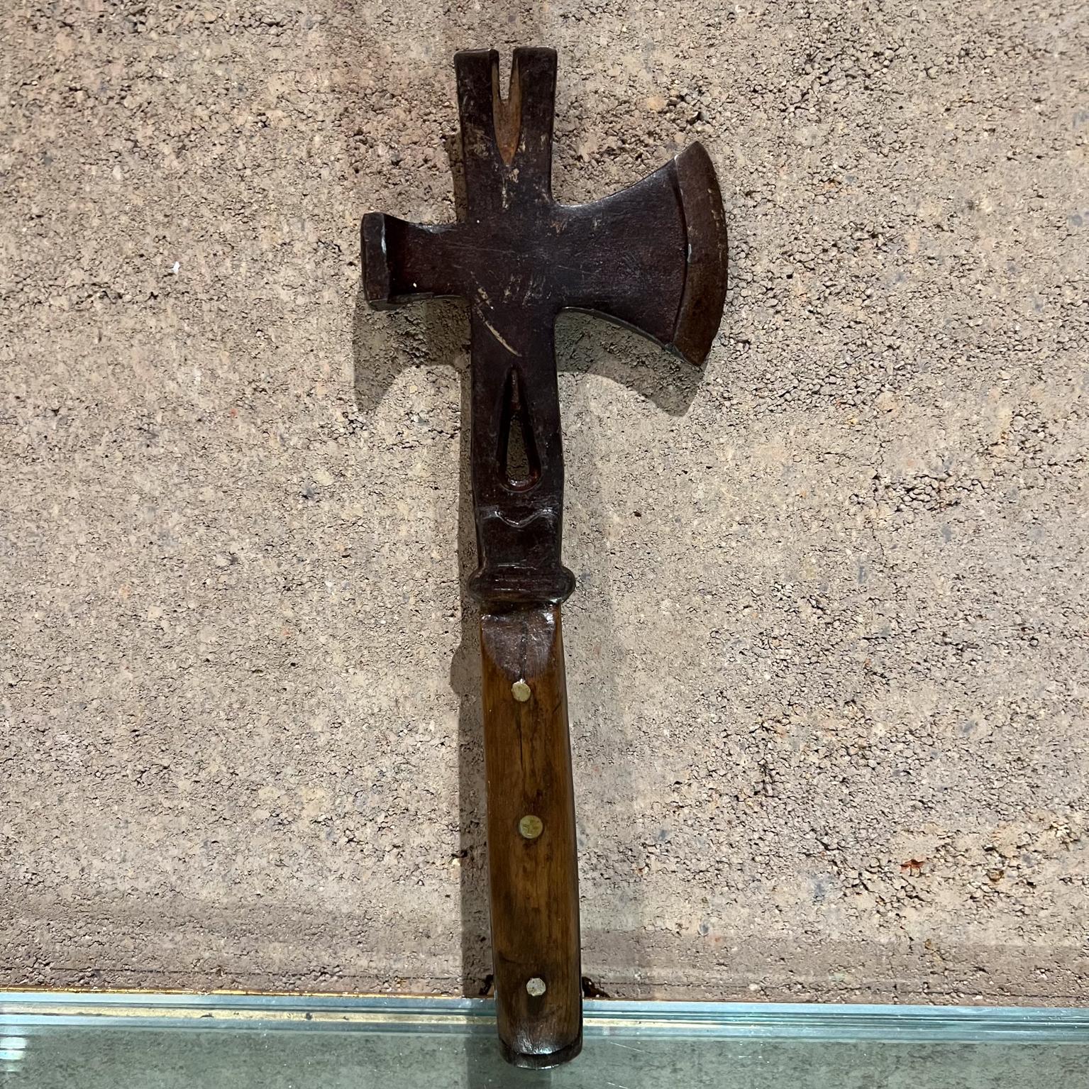 Vintage Swordfish emergency survival tool
Tomahawk Crate Hammer Hatchet Axe
Use as Pry Bar Nail Puller Multi-function implement
13.25 h x 4.75 w x 1.13 d
Logo present
Original unrestored condition.
See all images provided