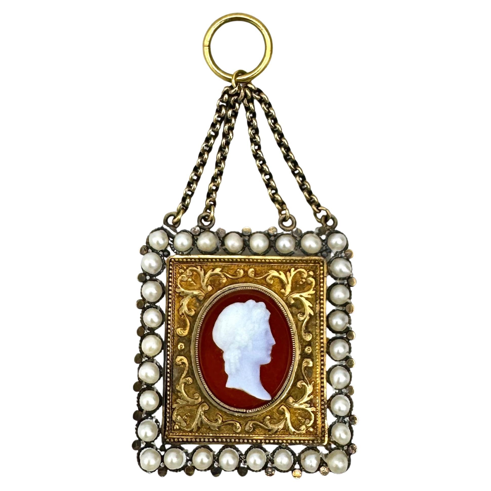 Antico ciondolo Impero 1800 in oro giallo Spilla Agata Cameo Perle Naturali in vendita