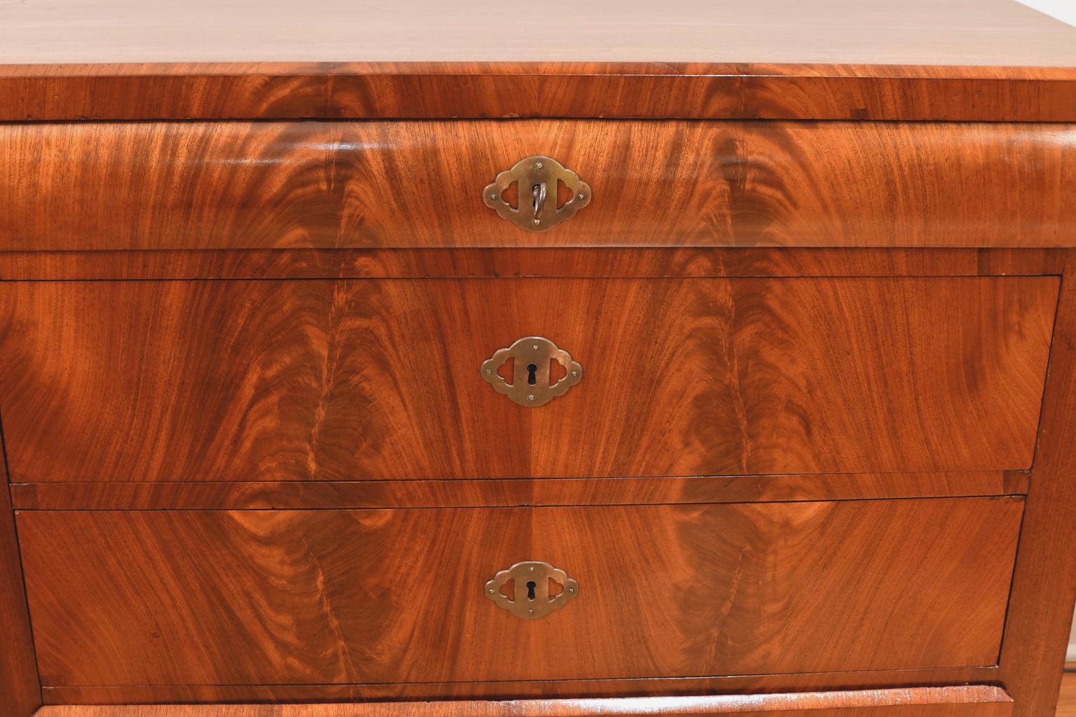 Early 19th Century Antique Empire/ Biedermeier Chest of Drawers in West Indies Mahogany, c. 1825 For Sale