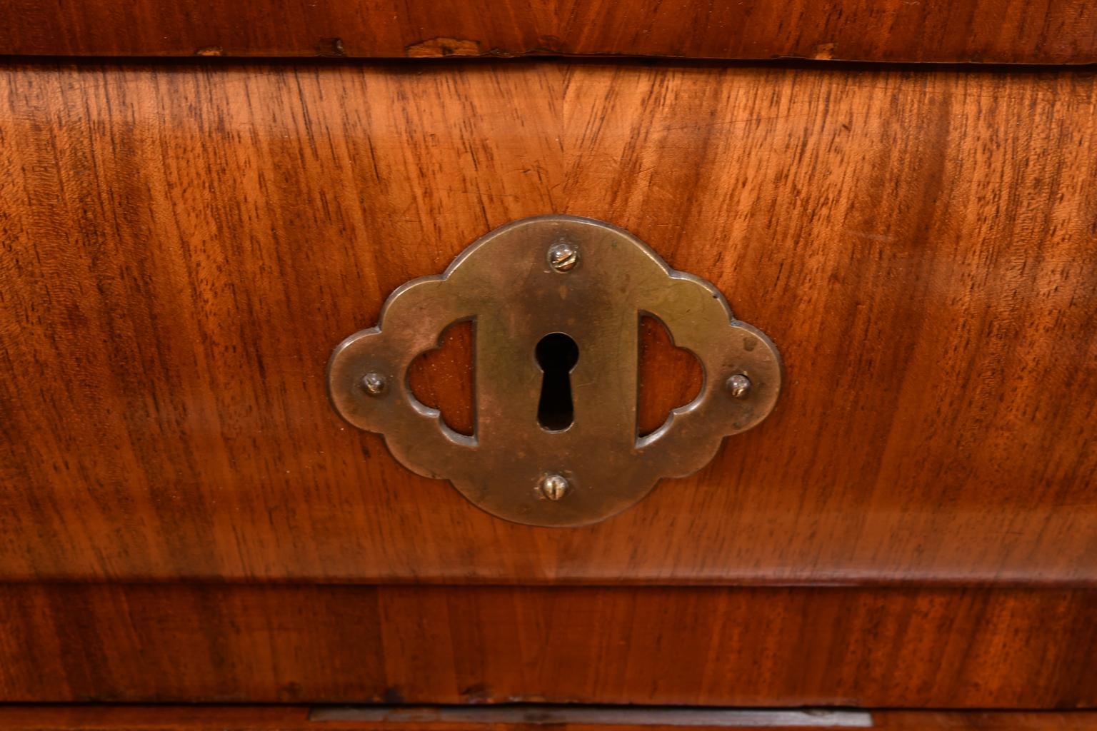 Antique Empire/ Biedermeier Chest of Drawers in West Indies Mahogany, c. 1825 For Sale 2