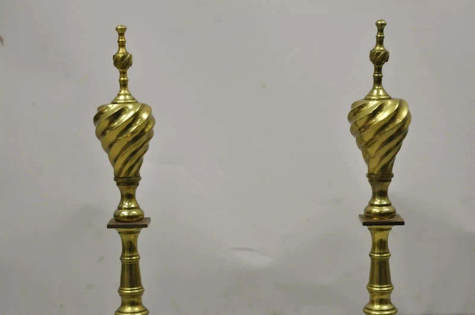 Sconosciuto Antico impero in ottone e ghisa con testa di leone e piedi a zampa di leone - una coppia in vendita