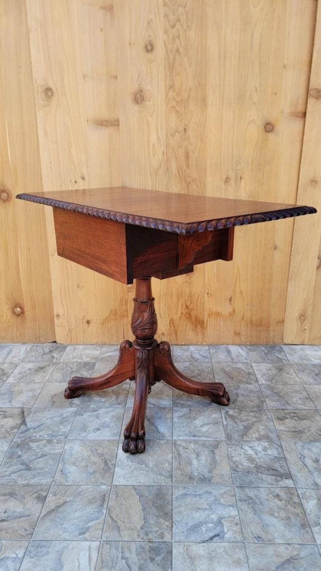 Ancienne table de travail/côté à feuilles tombantes en acajou sculpté de l'Empire Antiques en vente 2