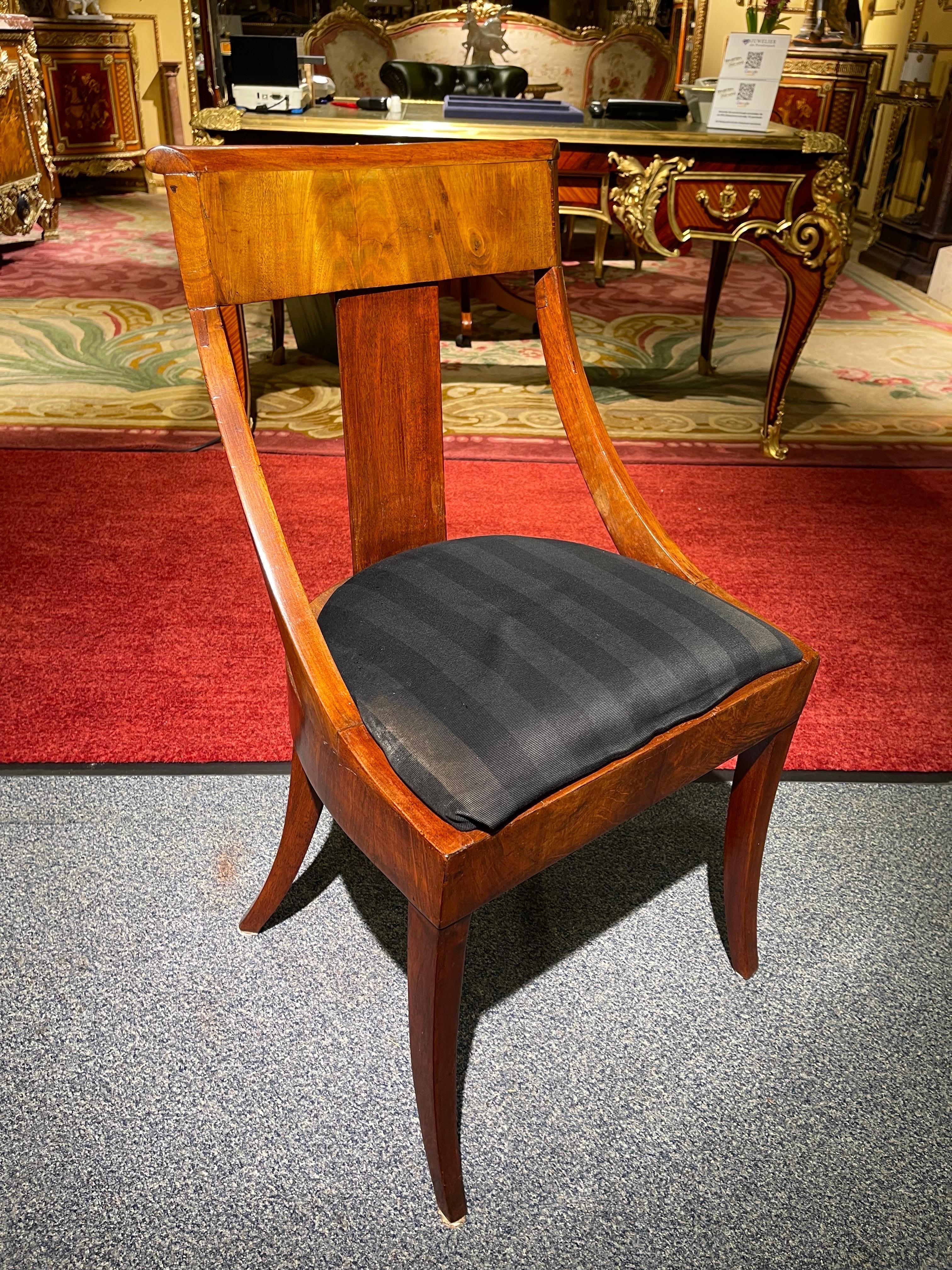 Antique Empire Chairs from Around 1810-1815 In Good Condition For Sale In Berlin, DE