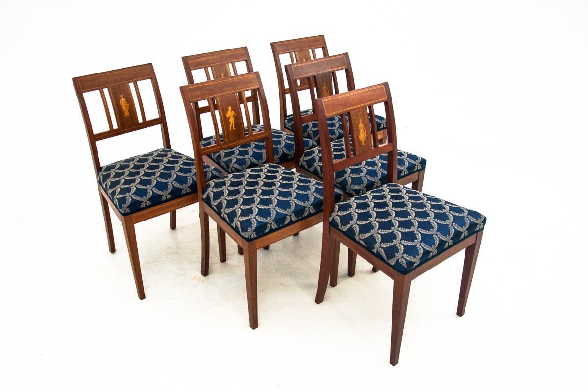 Antique chairs from the turn of the 19th and 20th centuries. The furniture is in perfect condition, after professional renovation, the seats are upholstered in a new fabric.

Dimensions: height 83 cm / height of the seat. 43 cm / width 46 cm /