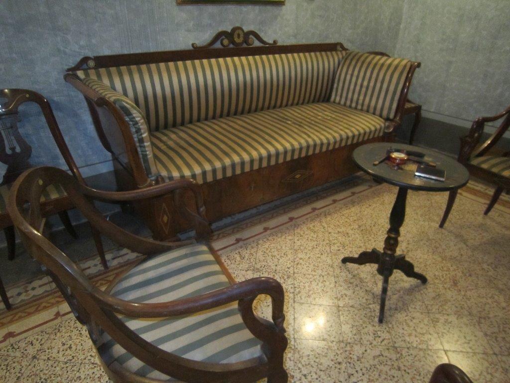 Antikes Empire-Sofa mit Intarsien aus Walnussholz und Messing, Charles X., 1910er Jahre im Angebot 3