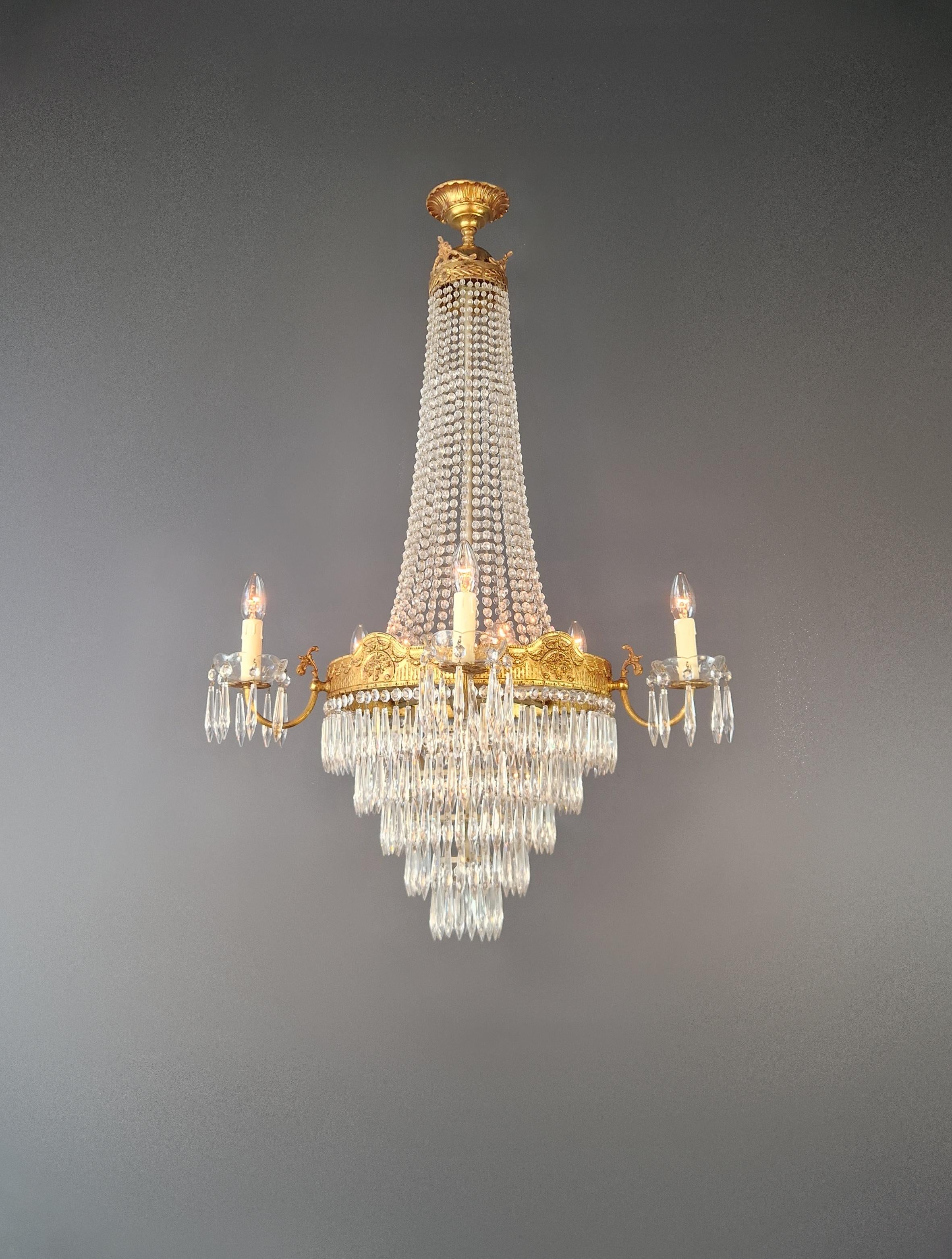 Annodato a mano Antico lampadario di cristallo Impero Perline di cristallo a più livelli Prismi di cristallo francese in vendita