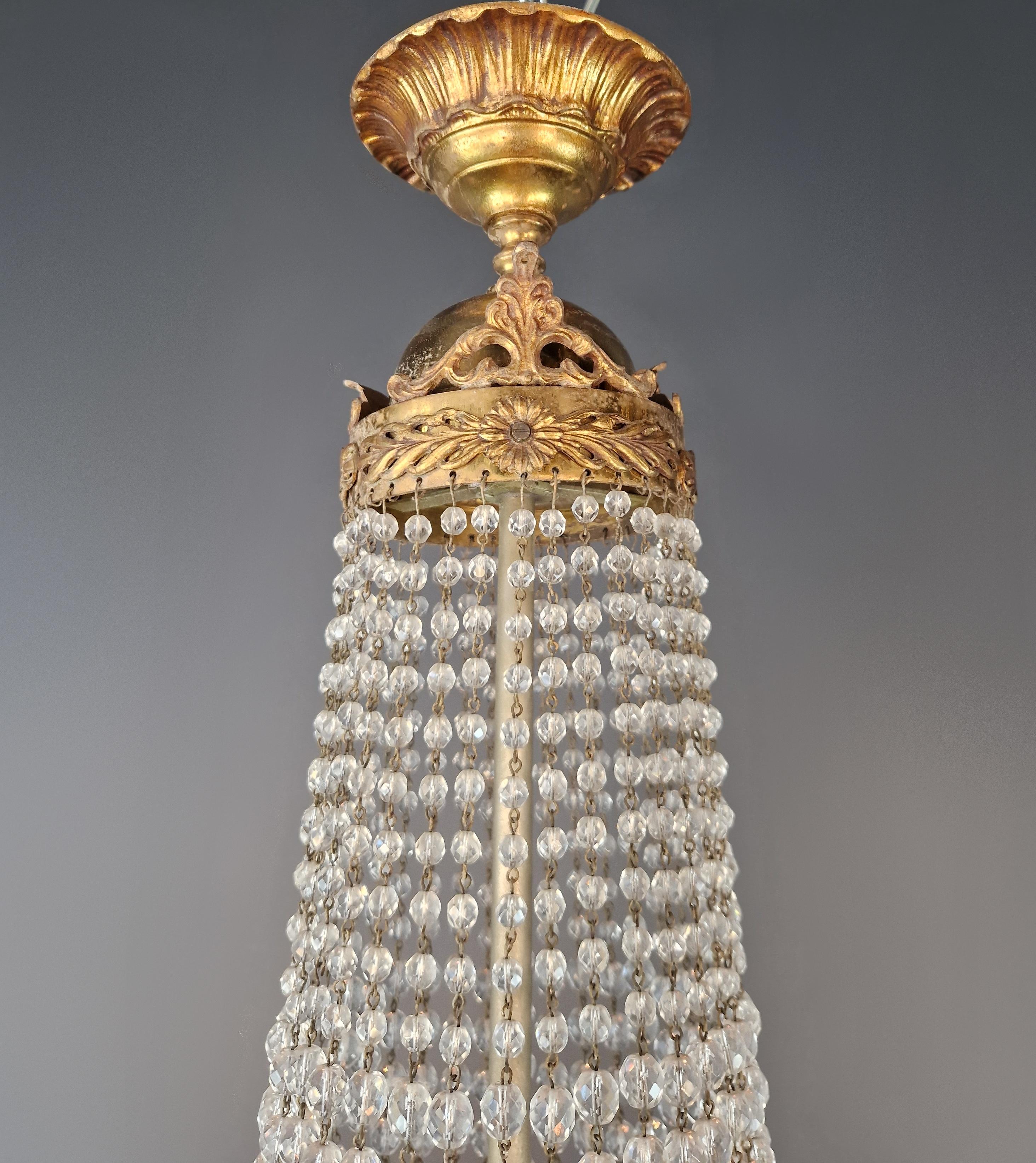 Antico lampadario di cristallo Impero Perline di cristallo a più livelli Prismi di cristallo francese in vendita 2