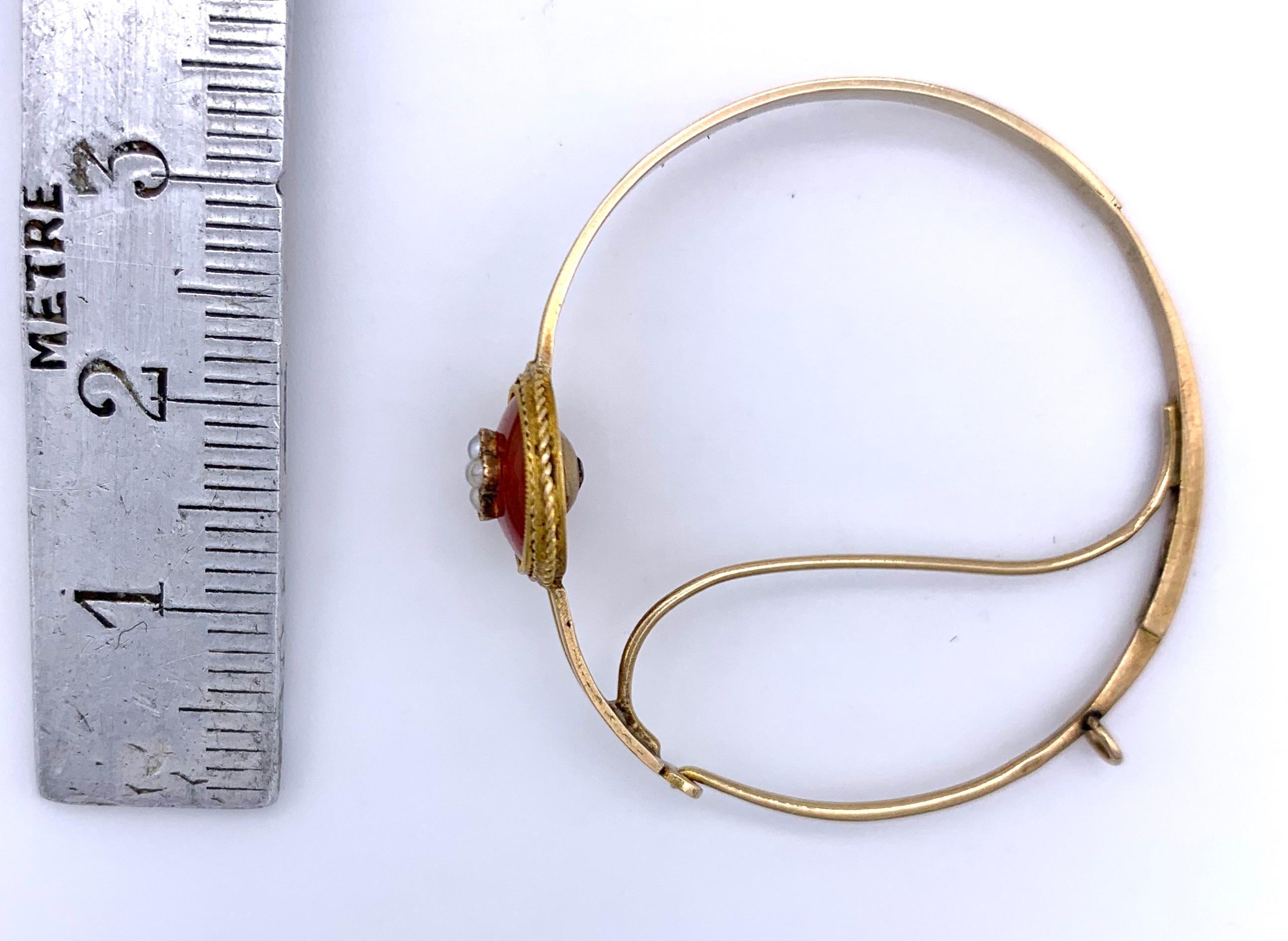 Taille cabochon Créoles anciennes style Empire en or 14 carats avec cabochons de cornaline et perles orientales  en vente