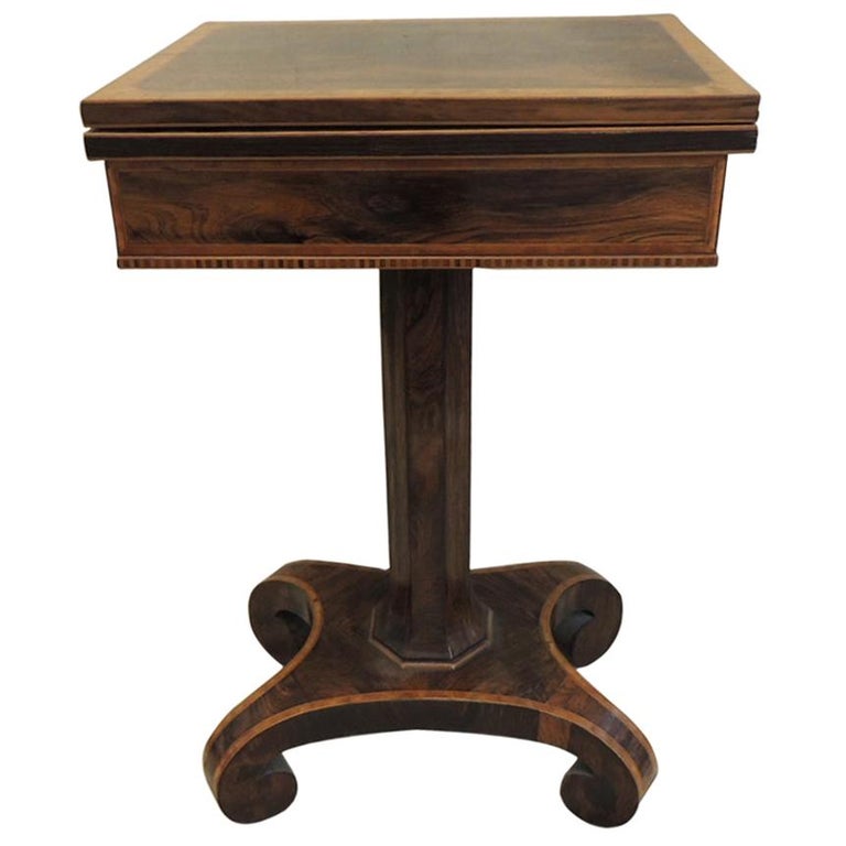 Ancienne Boîte De Jeu En Bois Marqueté – Élégance Vintage Pour Décoration