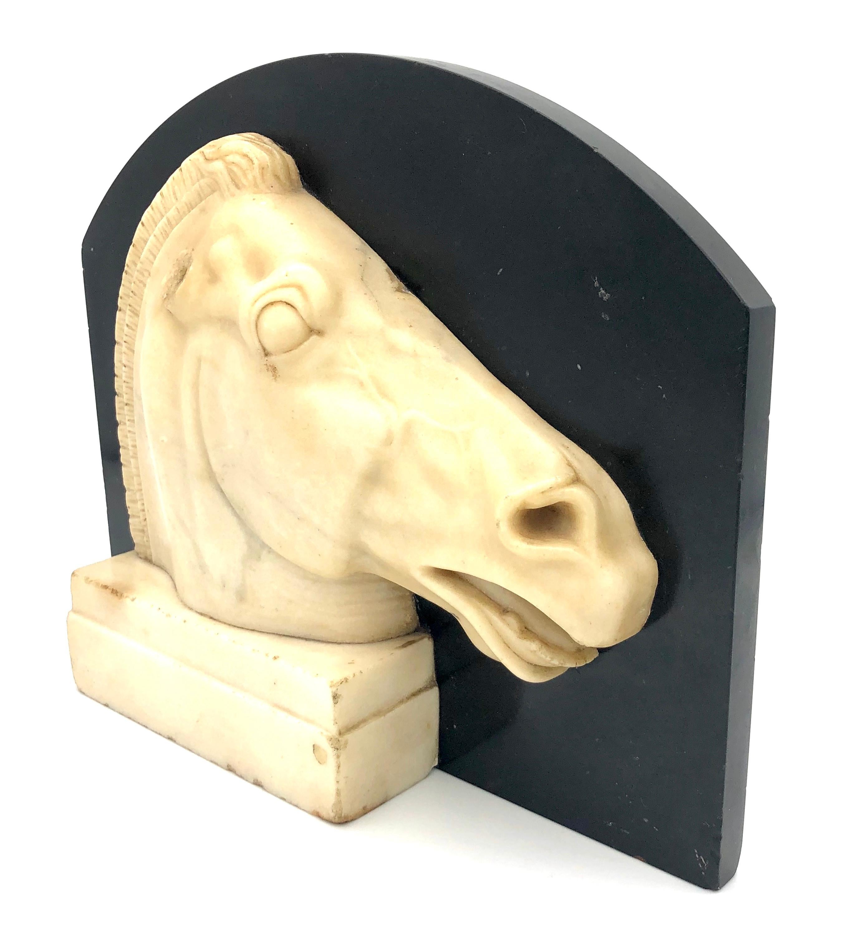 Ancienne sculpture de tête de cheval Empire Italie Gran Tour en marbre en relief Granite en vente 4