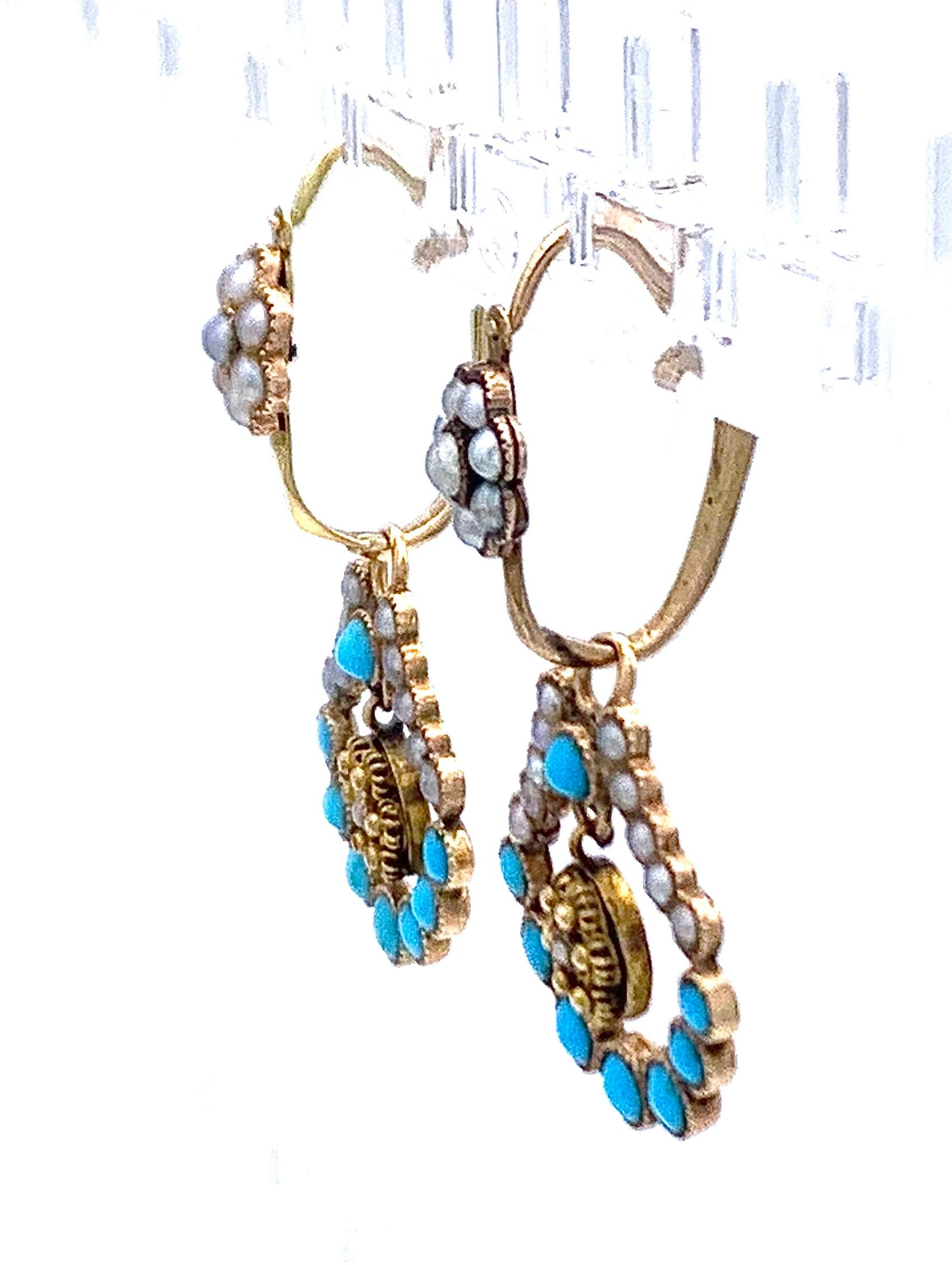 Taille cabochon Pendants d'oreilles anciens Empire Lyre en or 10 carats Oriental, perles et turquoise en vente